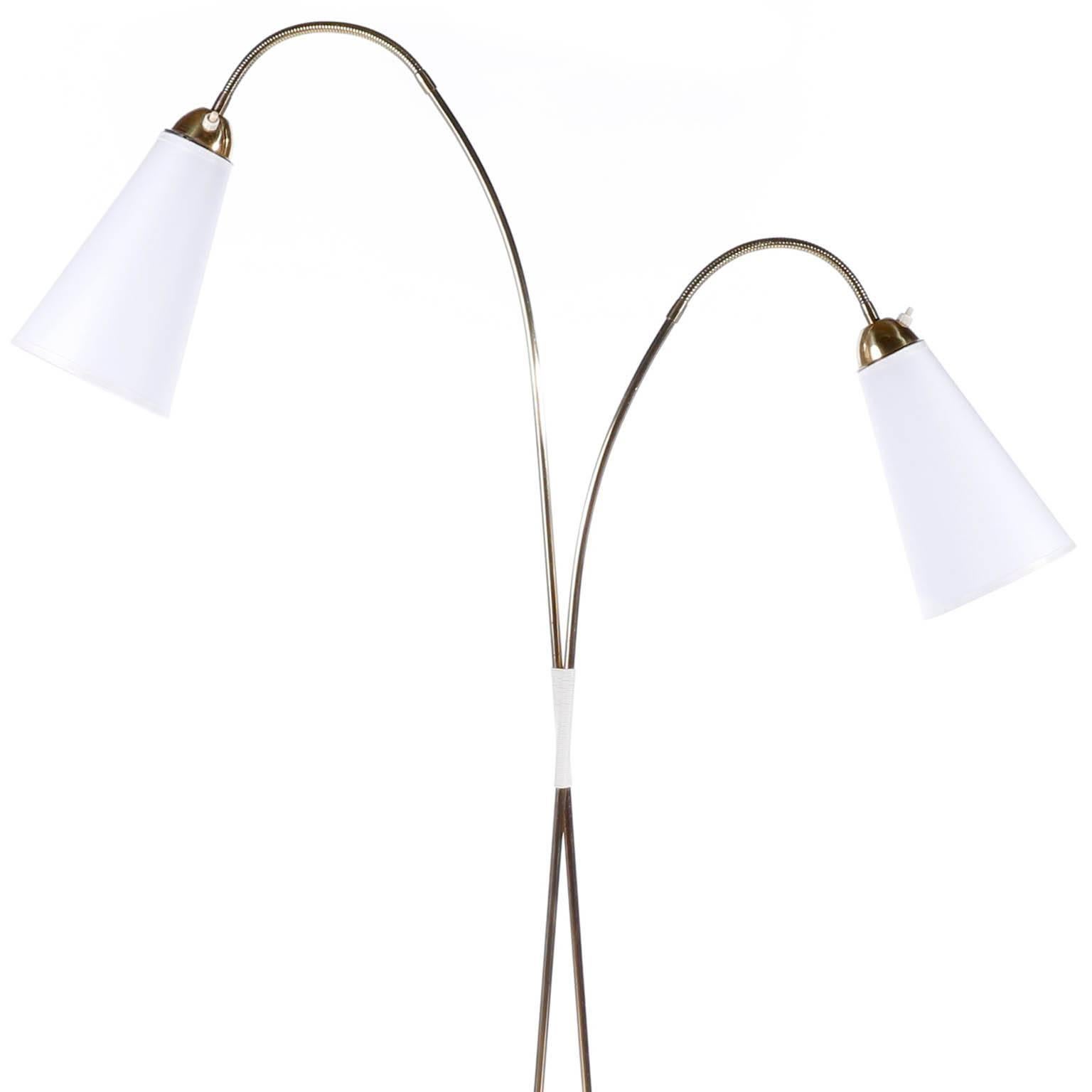 floor lamp with bendable arms