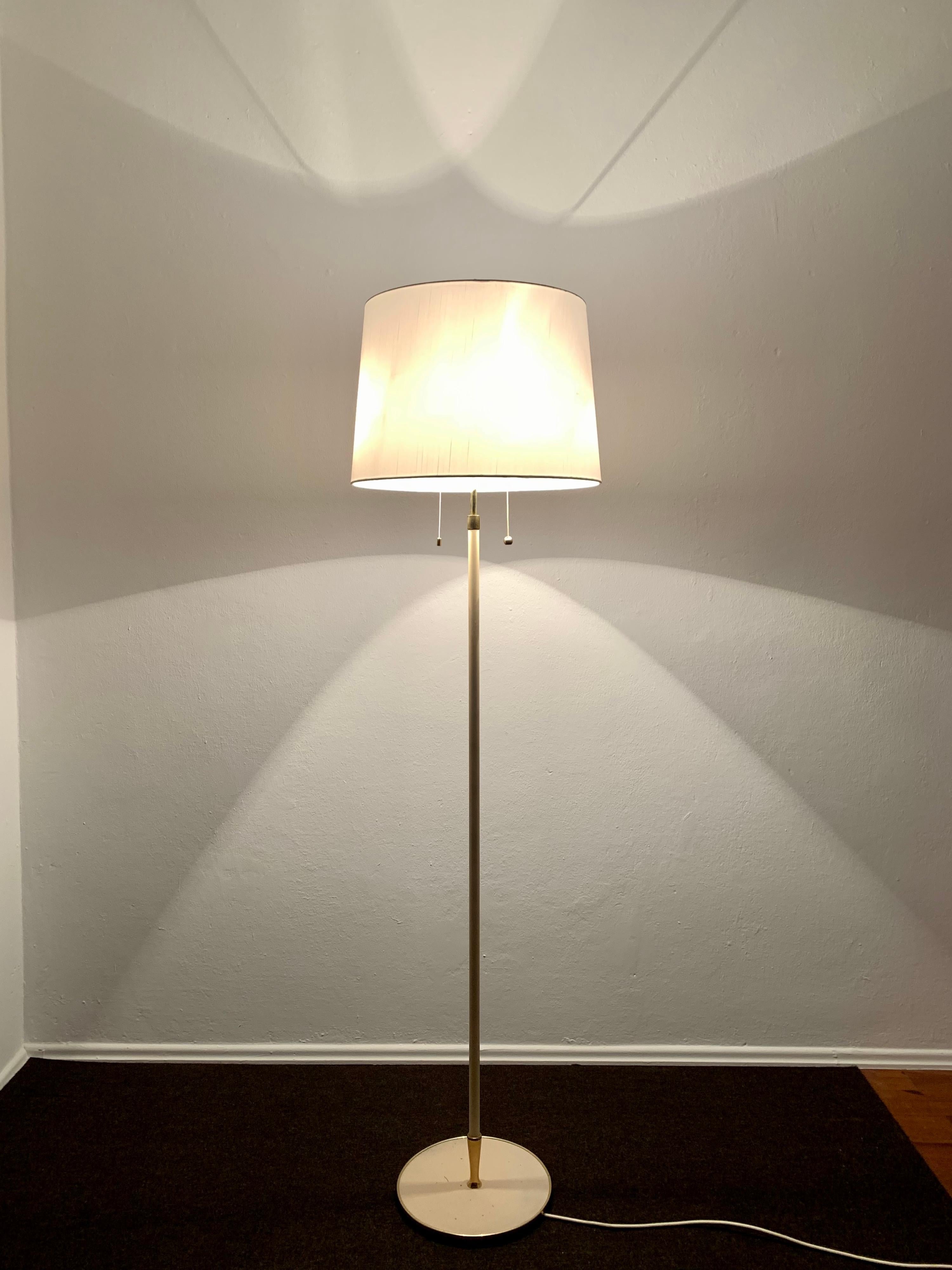 Brass Floor Lamp by Vereinigte Werkstätten For Sale 4