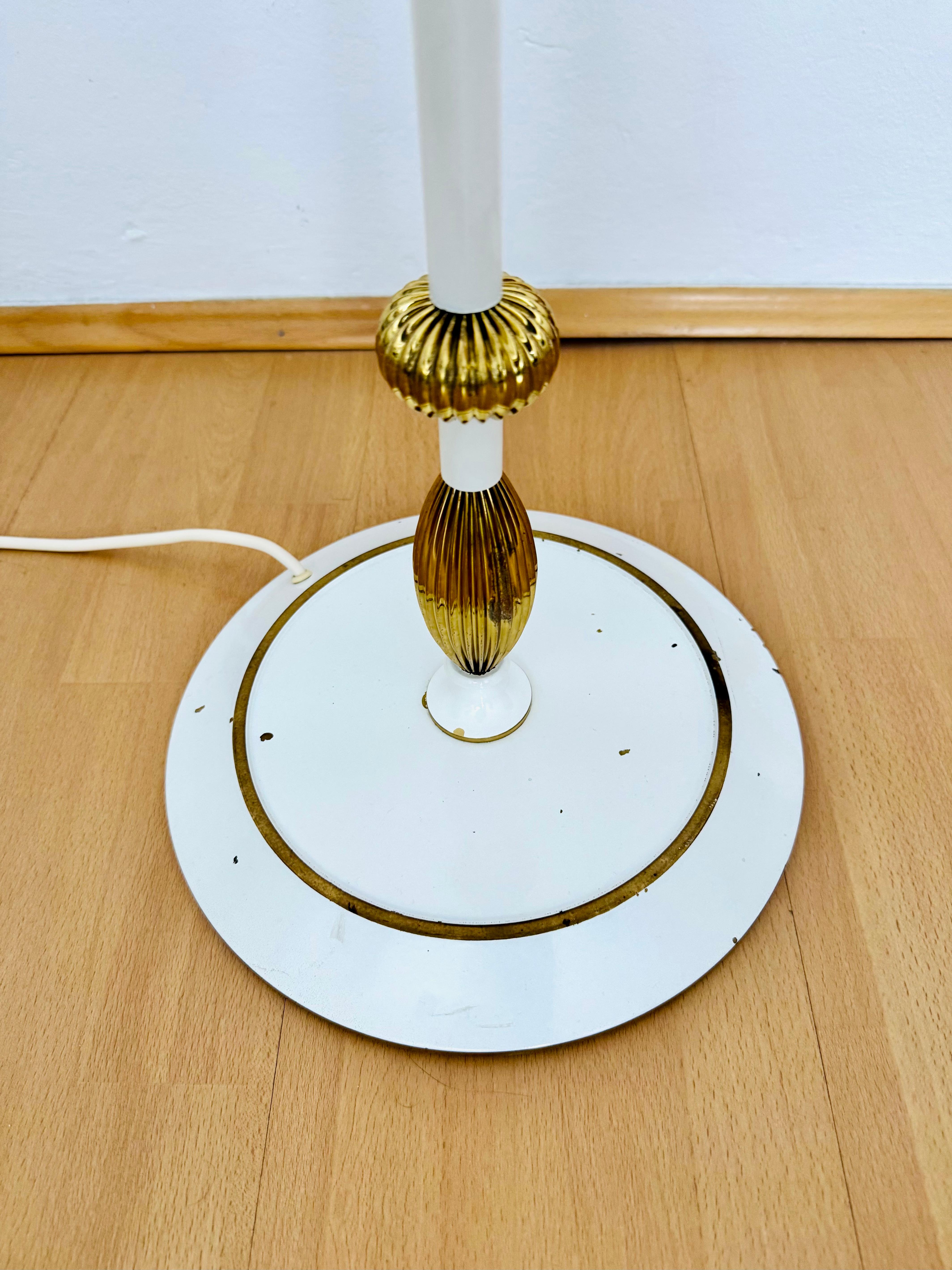 Messing Stehleuchte by Vereinigte Werkstätten München im Angebot 12