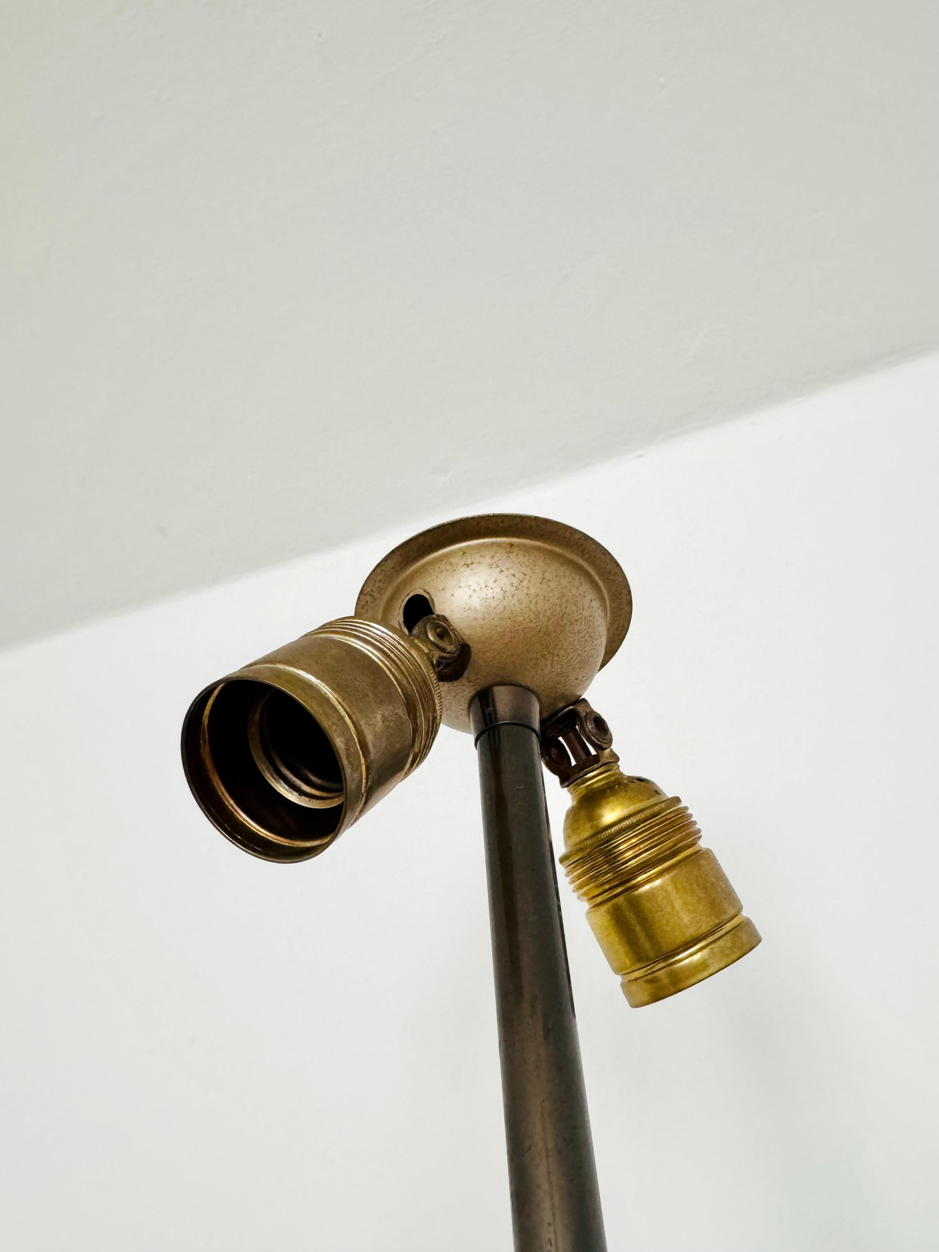 Stehlampe aus Messing im Angebot 10