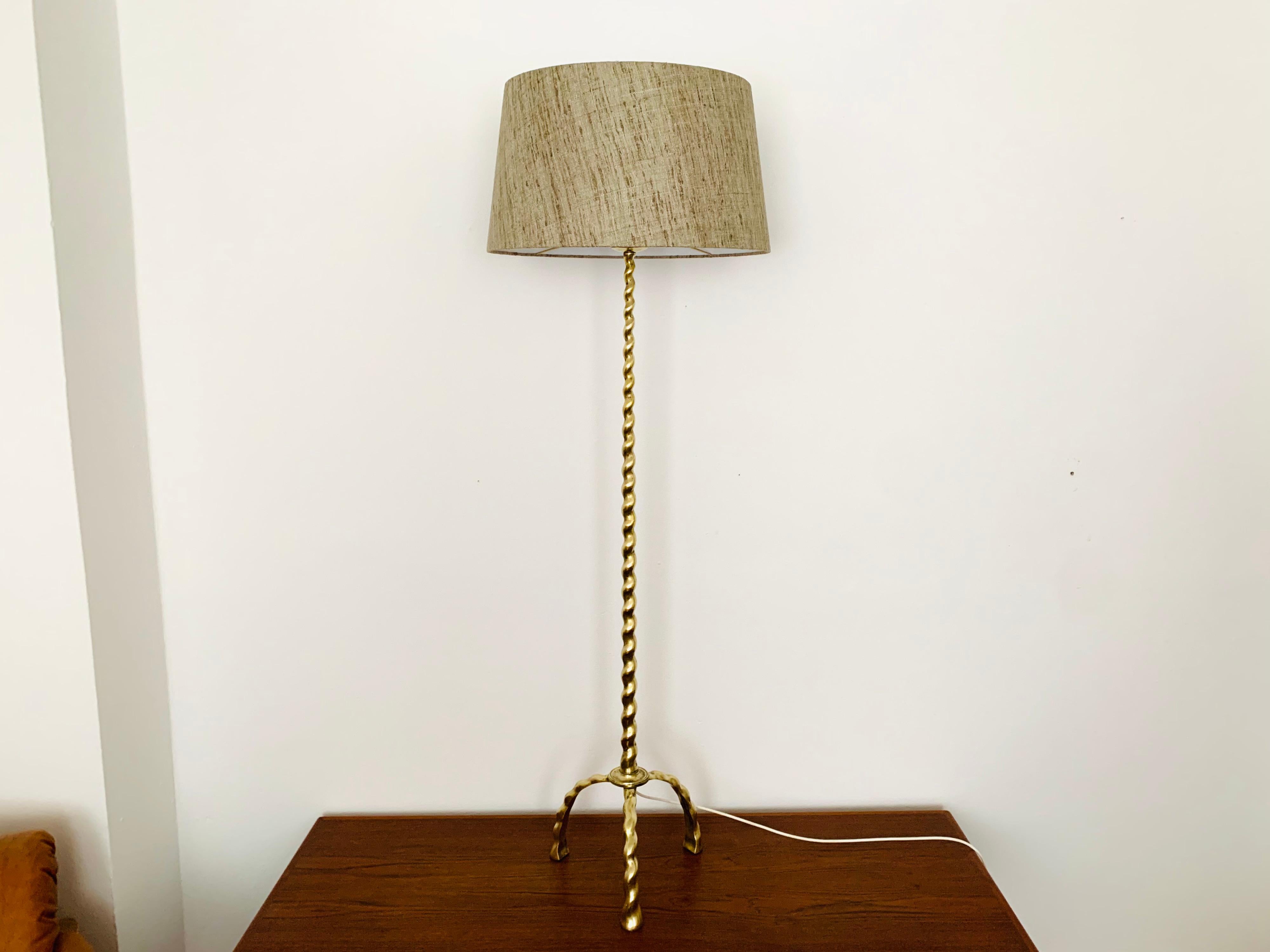 Mid-Century Modern Lampadaire en laiton en vente