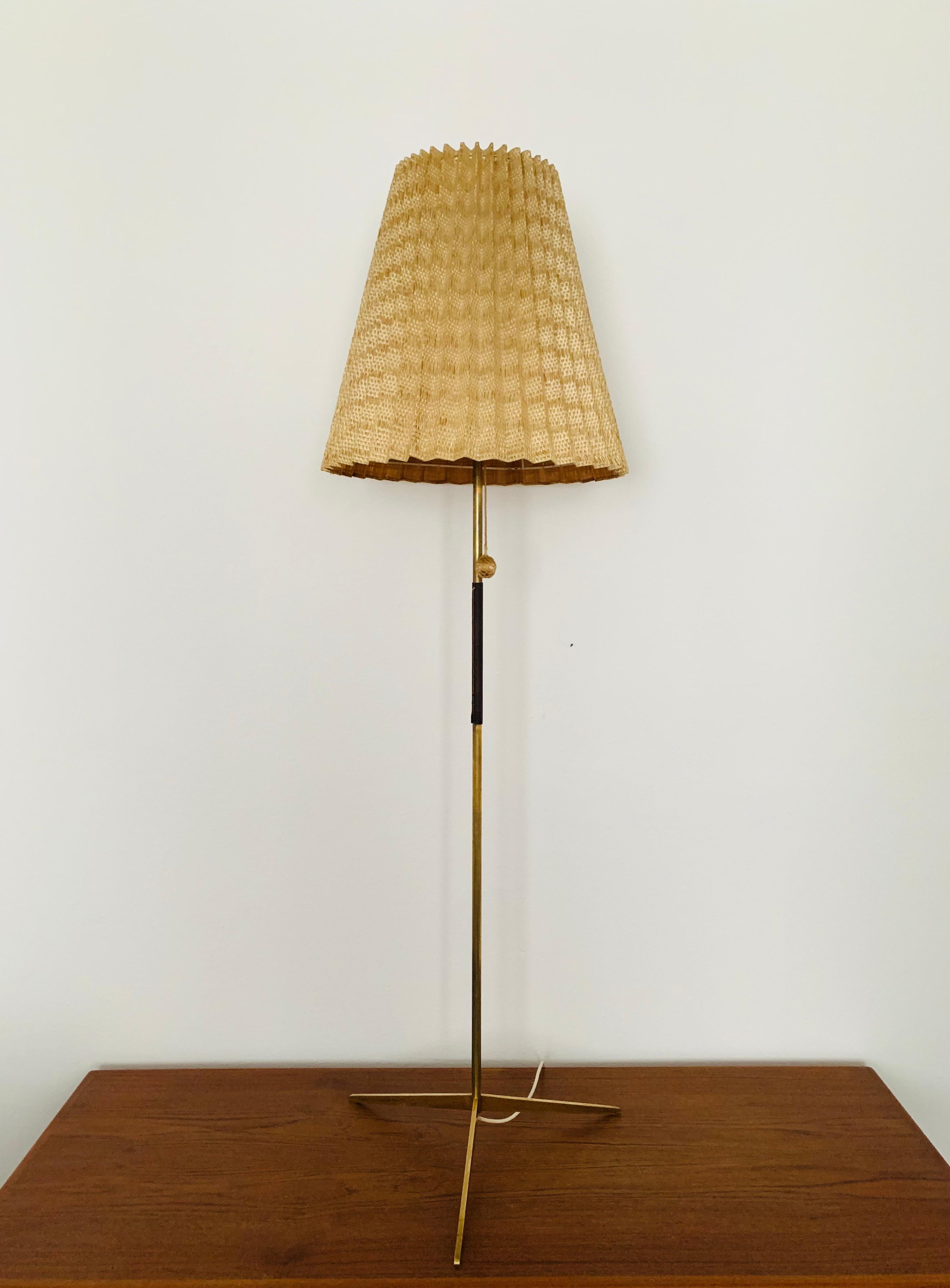 Lampada da terra in ottone In condizioni buone in vendita a München, DE