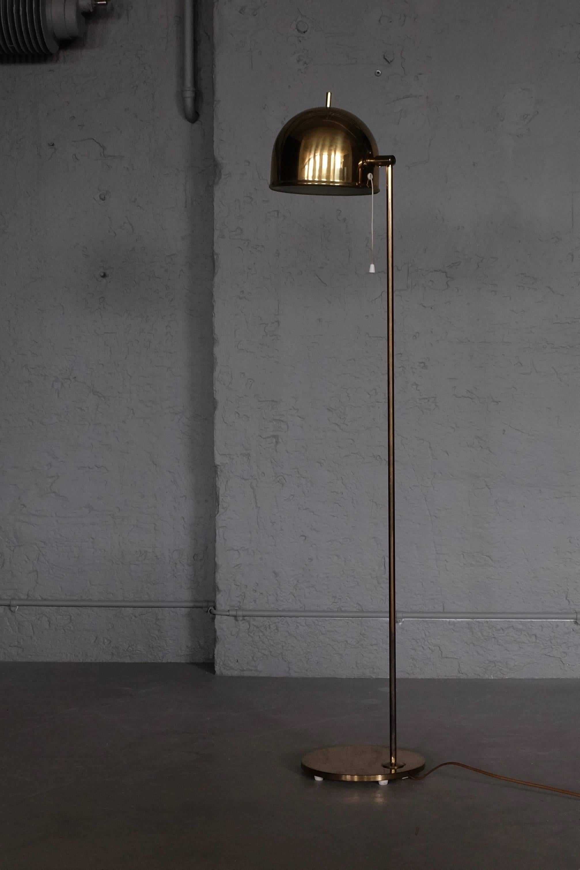 Brass Floor Lamp G-075 by Bergboms, 1960s For Sale 1