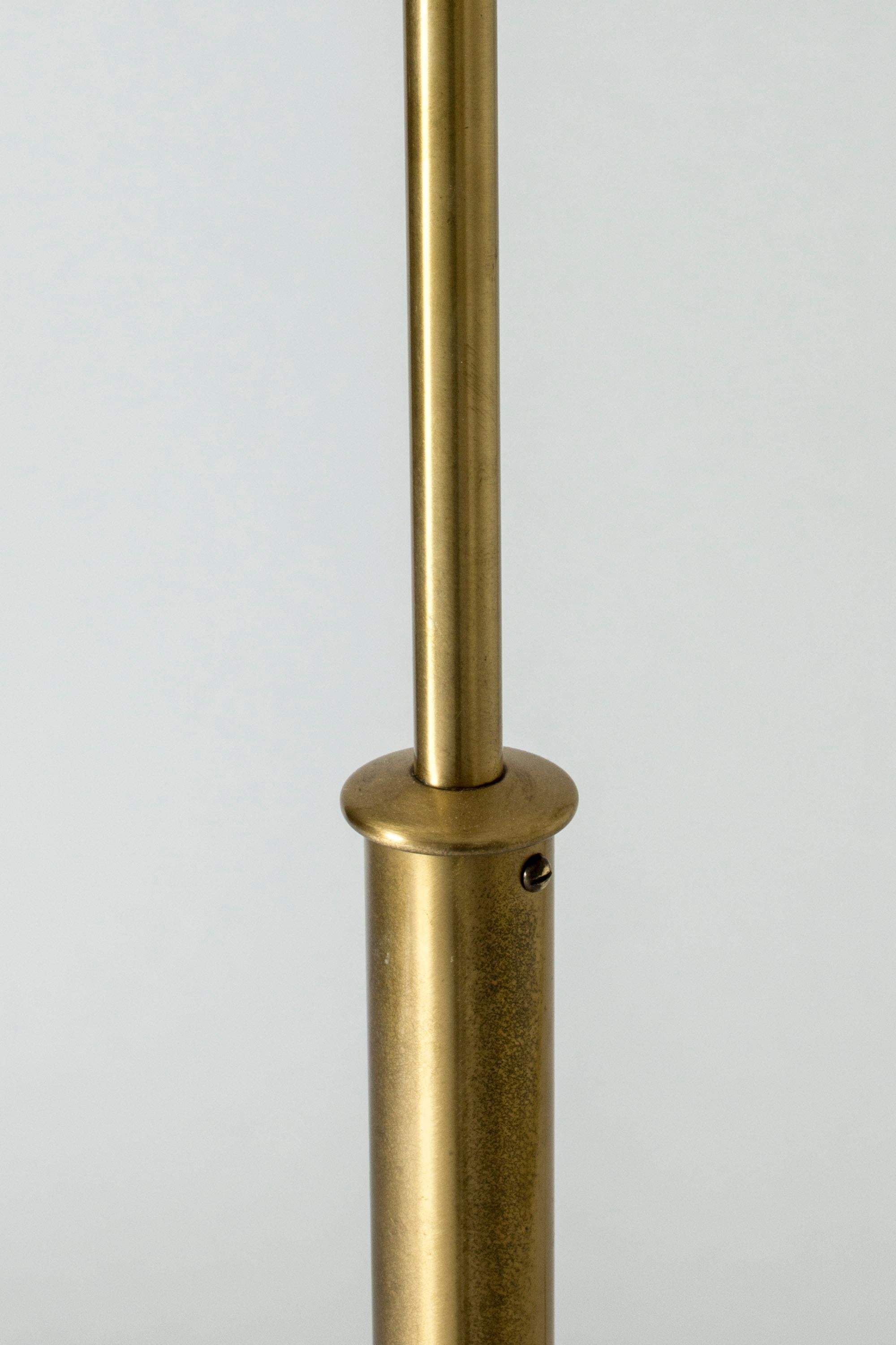 Brass Floor Lamp Model #2148 by Josef Frank for Svenskt Tenn, Sweden, 1950s In Good Condition For Sale In Stockholm, SE