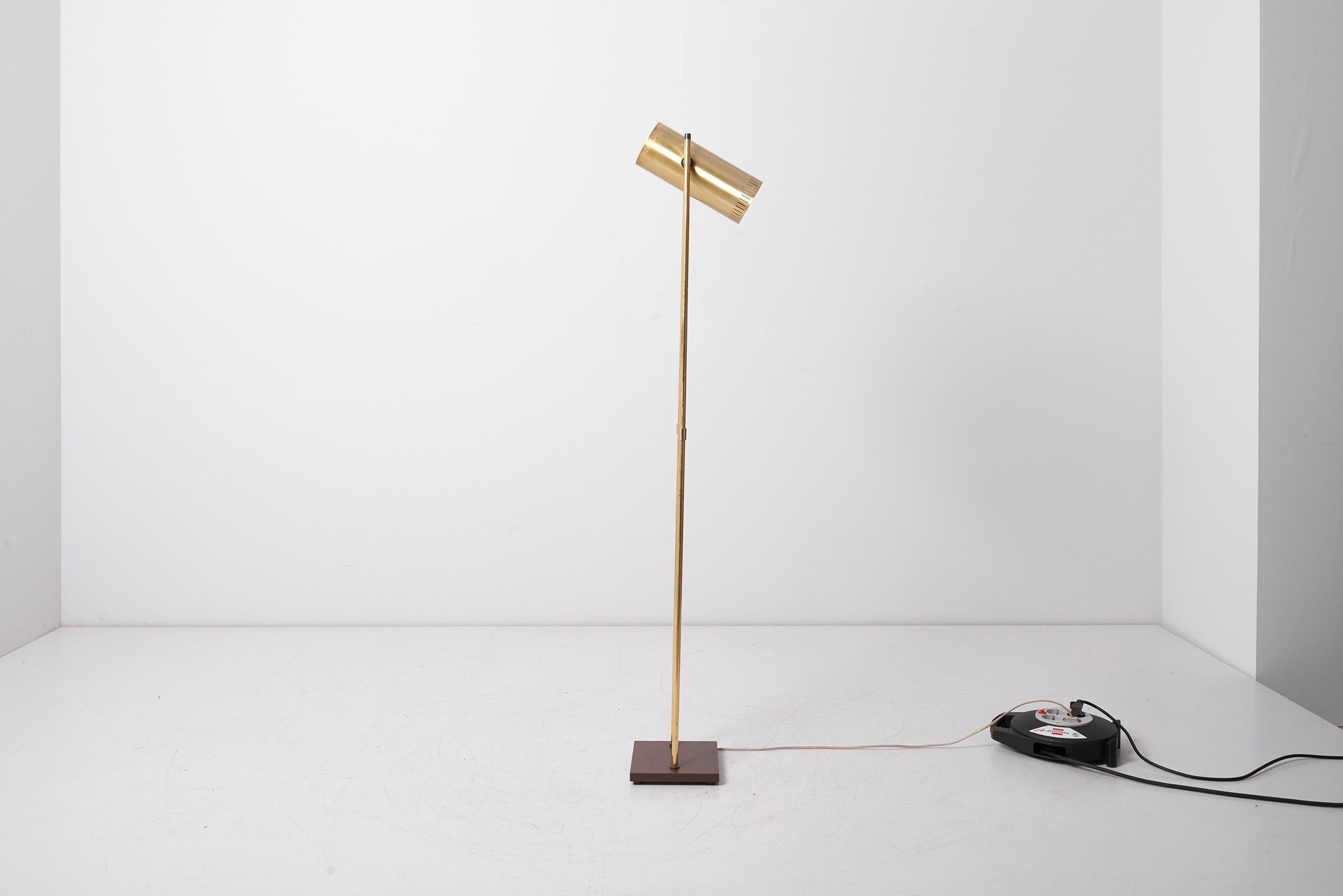 Brass Floor Lamp 'Trombone' by Jo Hammerborg for Fog & Mørup, Denmark, 1960s In Good Condition In Berlin, DE