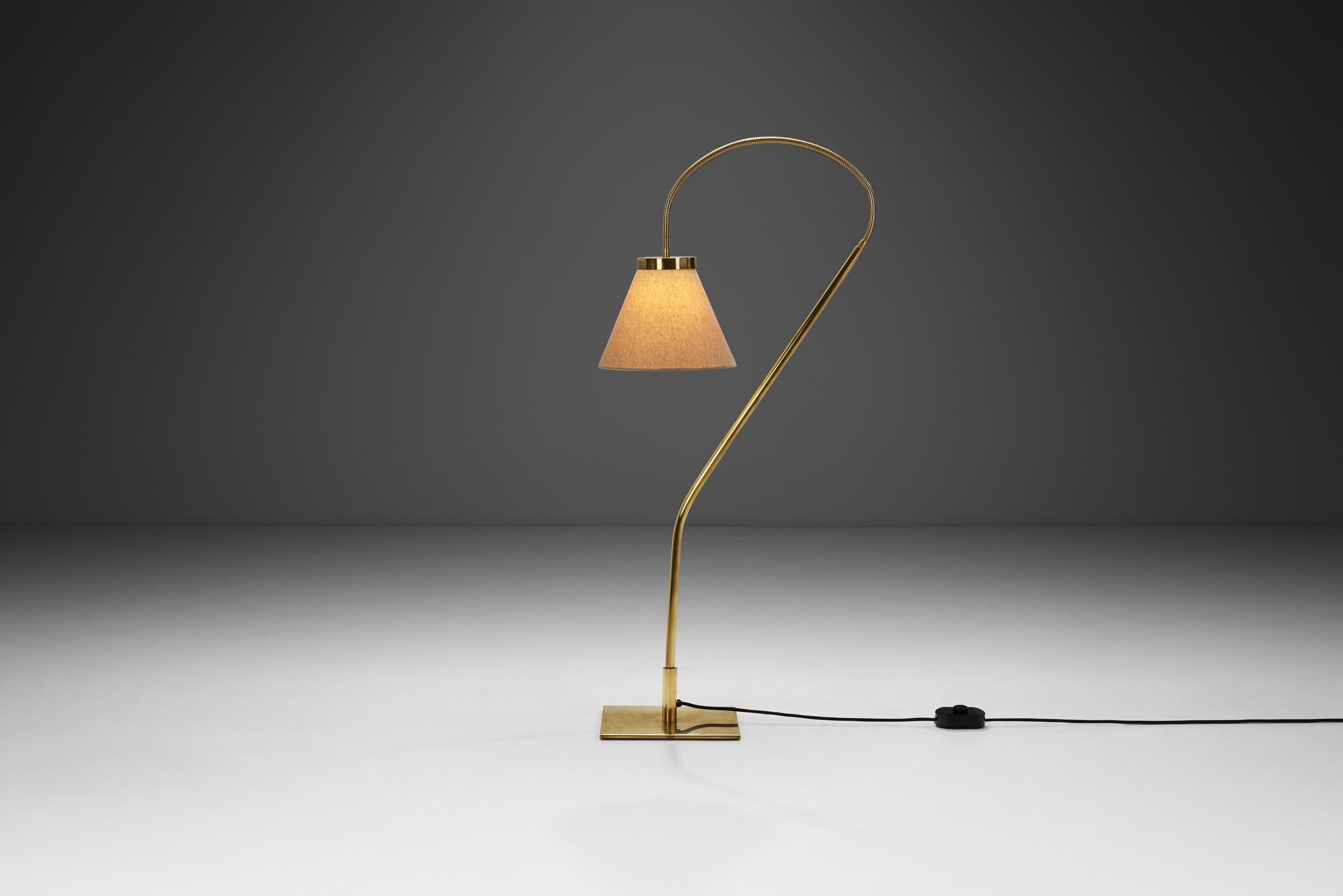 Swedish Modern, with its simplified lines and lack of excessive ornamentation, was a counter reaction to the earlier, more decorative design movements such as Art Deco. In comparison, as this floor lamp demonstrates, the mid-century era brought