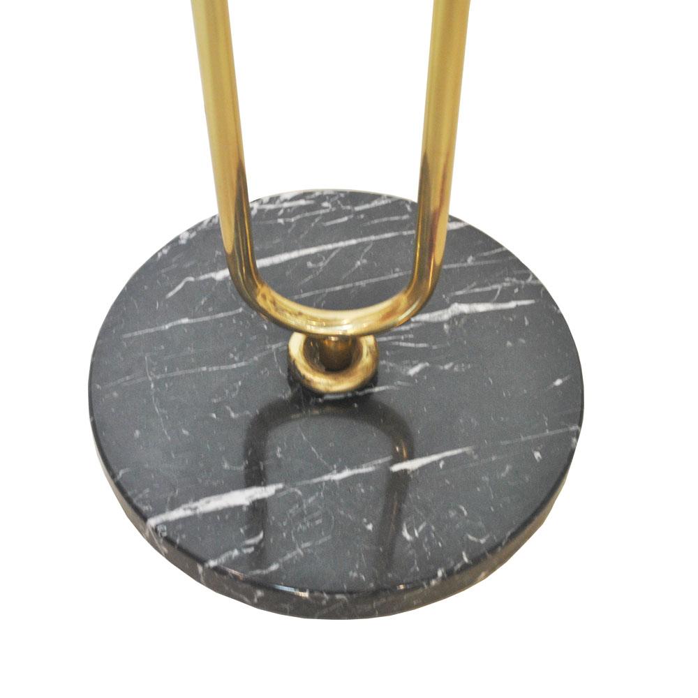 Lampada da terra in ottone con base in marmo di Cellule Creative Studio in vendita 2