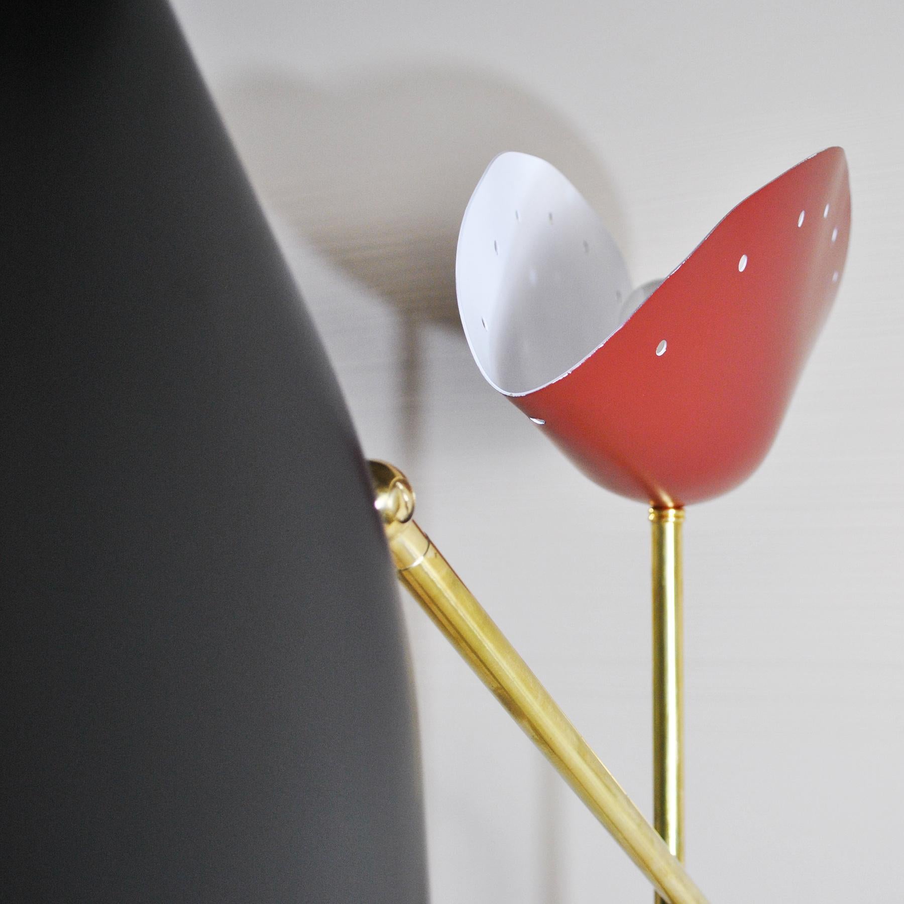 Stehlampe aus Messing mit Marmorsockel von Cellule Creative Studio im Angebot 3