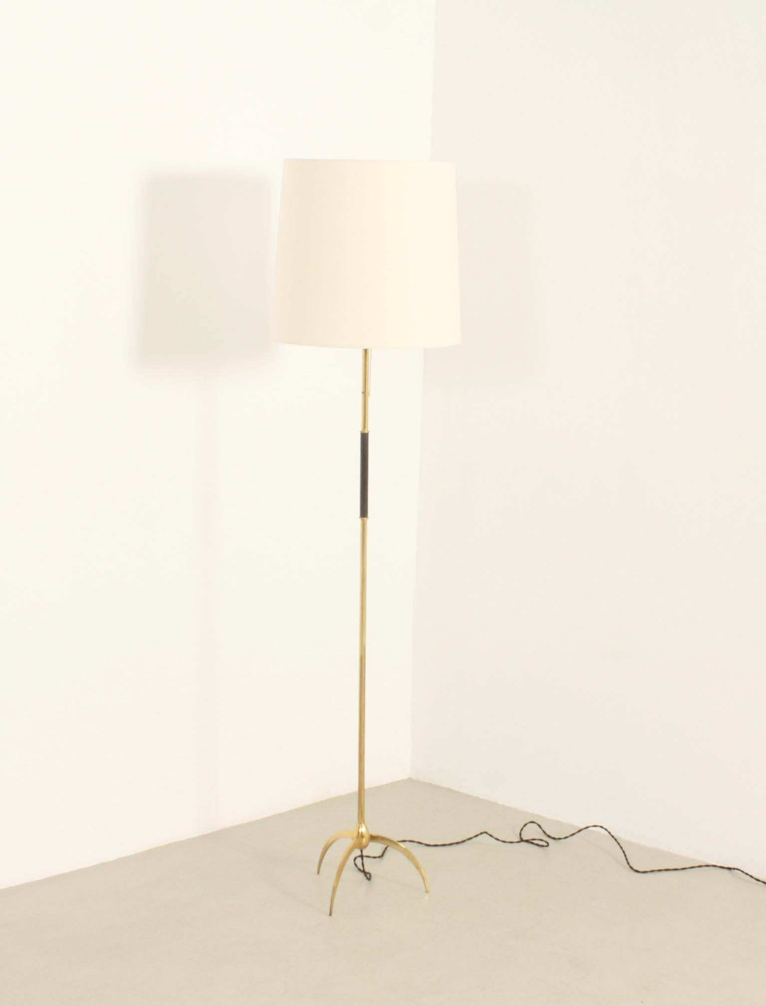 Brass Floor Lamp with Tripod Base, Spain, 1950's For Sale 4