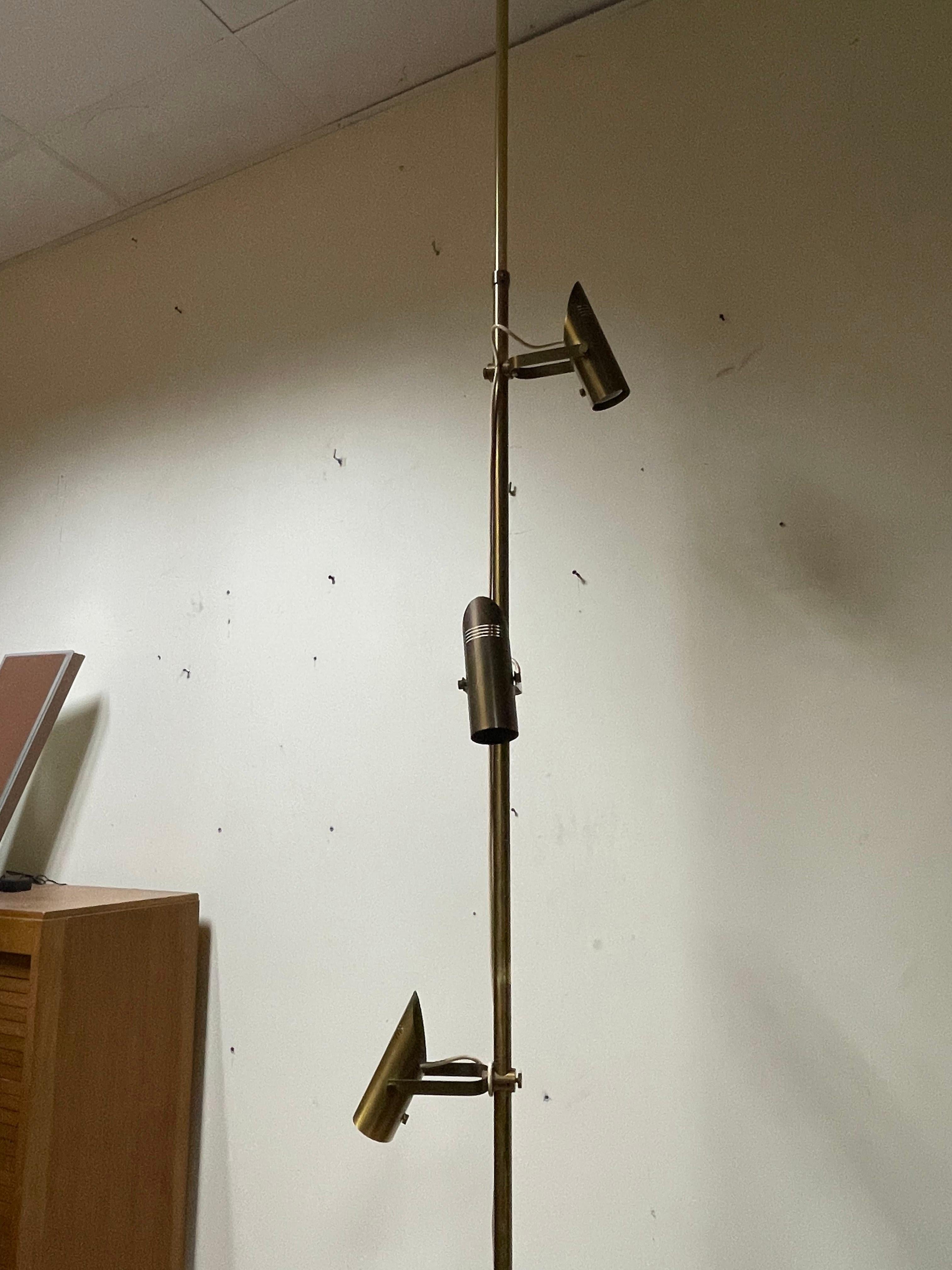 Brass Floor-to-Ceiling Lamp from the 1960s For Sale 6