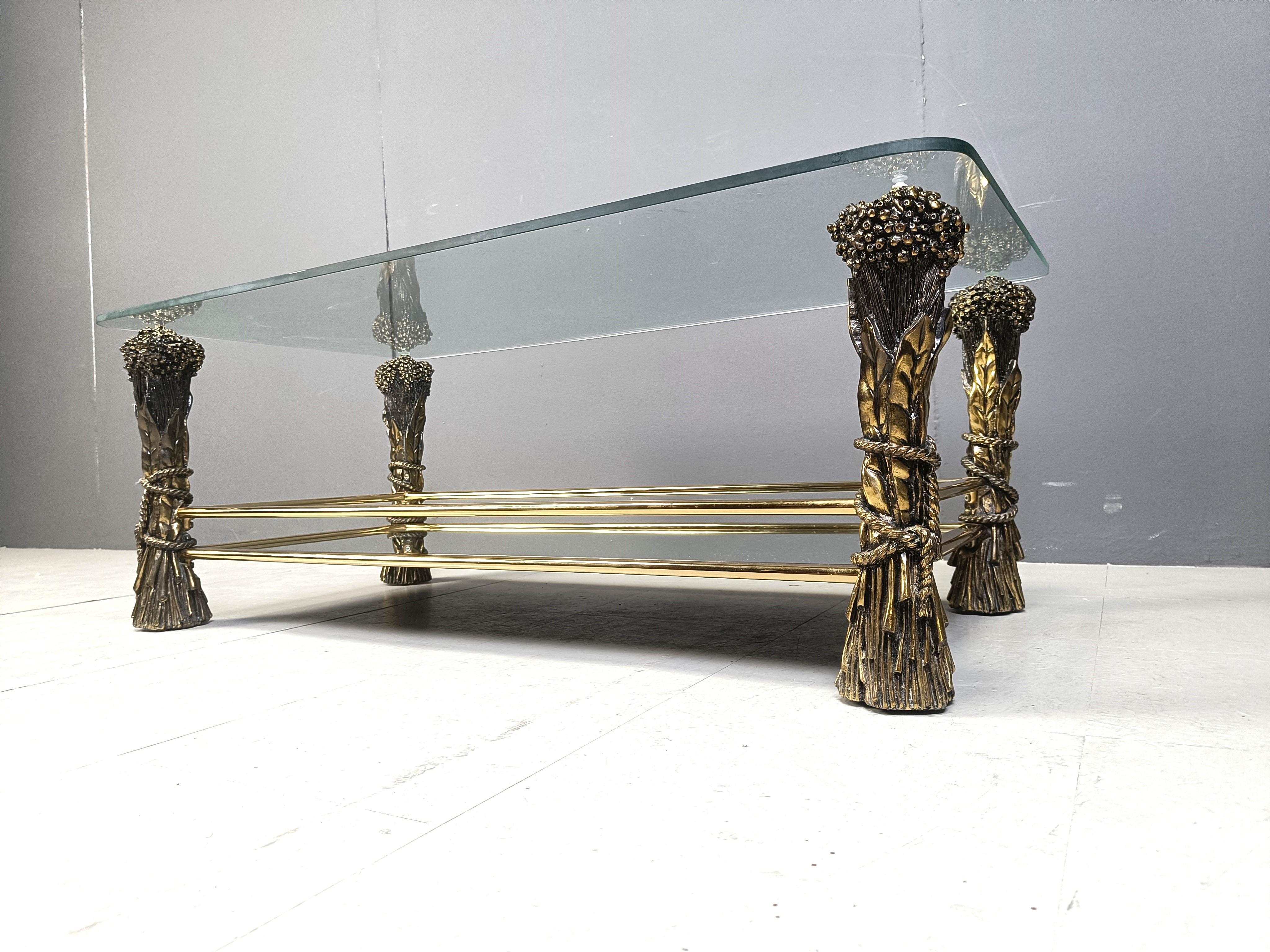 Hollywood Regency Table basse à fleurs en laiton, années 1970 en vente