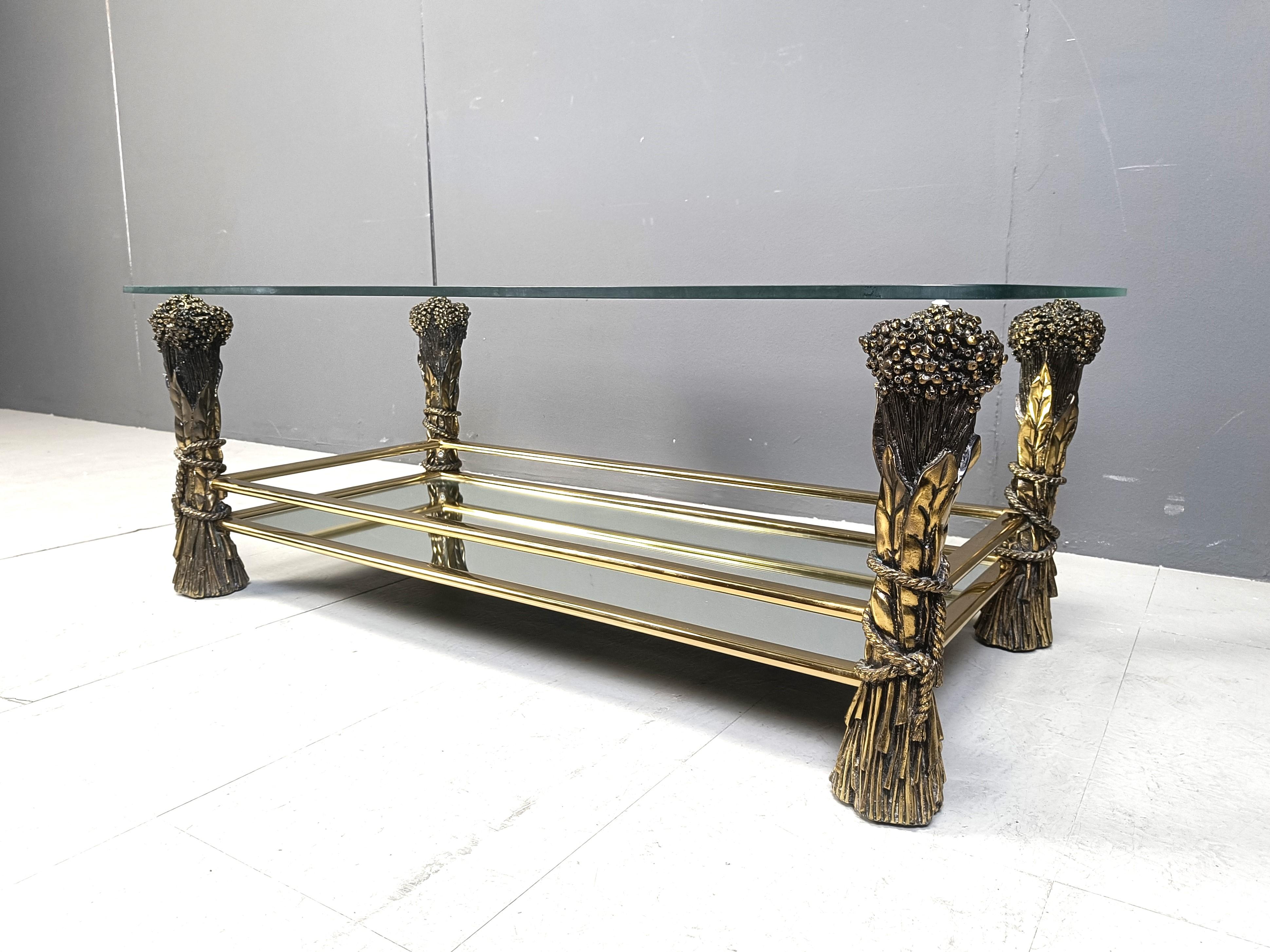 Belge Table basse à fleurs en laiton, années 1970 en vente