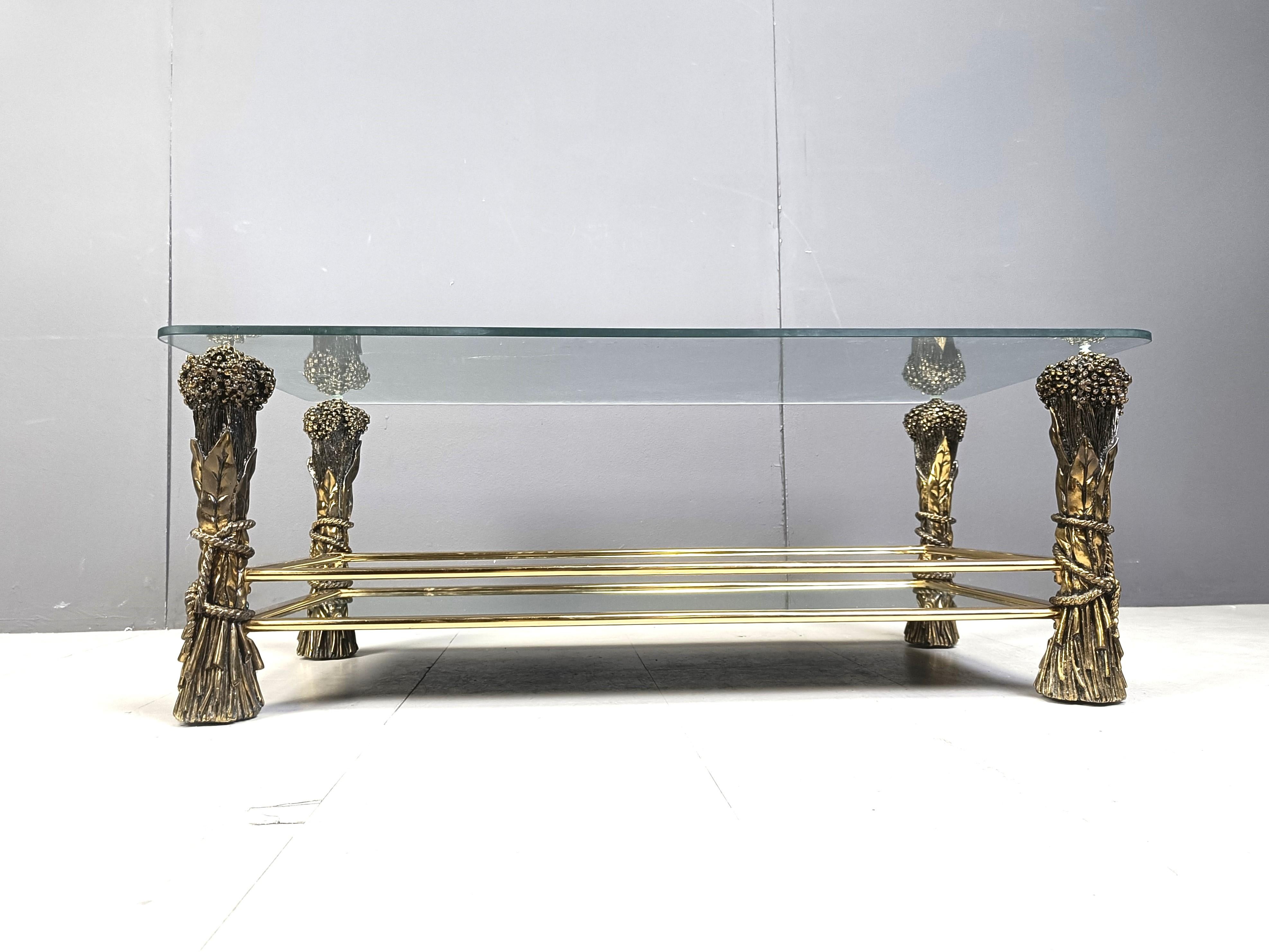 Laiton Table basse à fleurs en laiton, années 1970 en vente