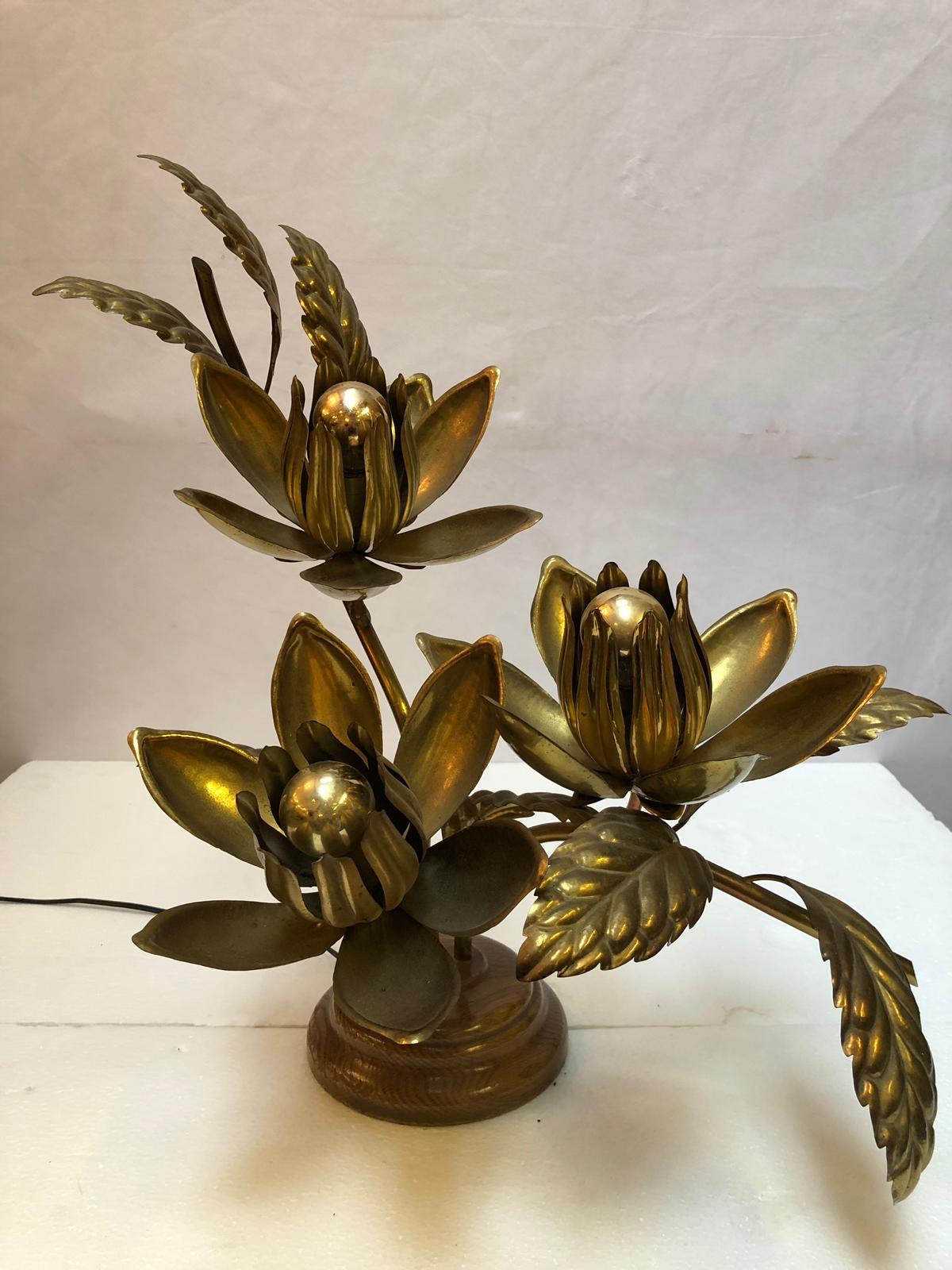 Brass Flower Lamp, circa 1970 In Good Condition For Sale In Brussels, BE