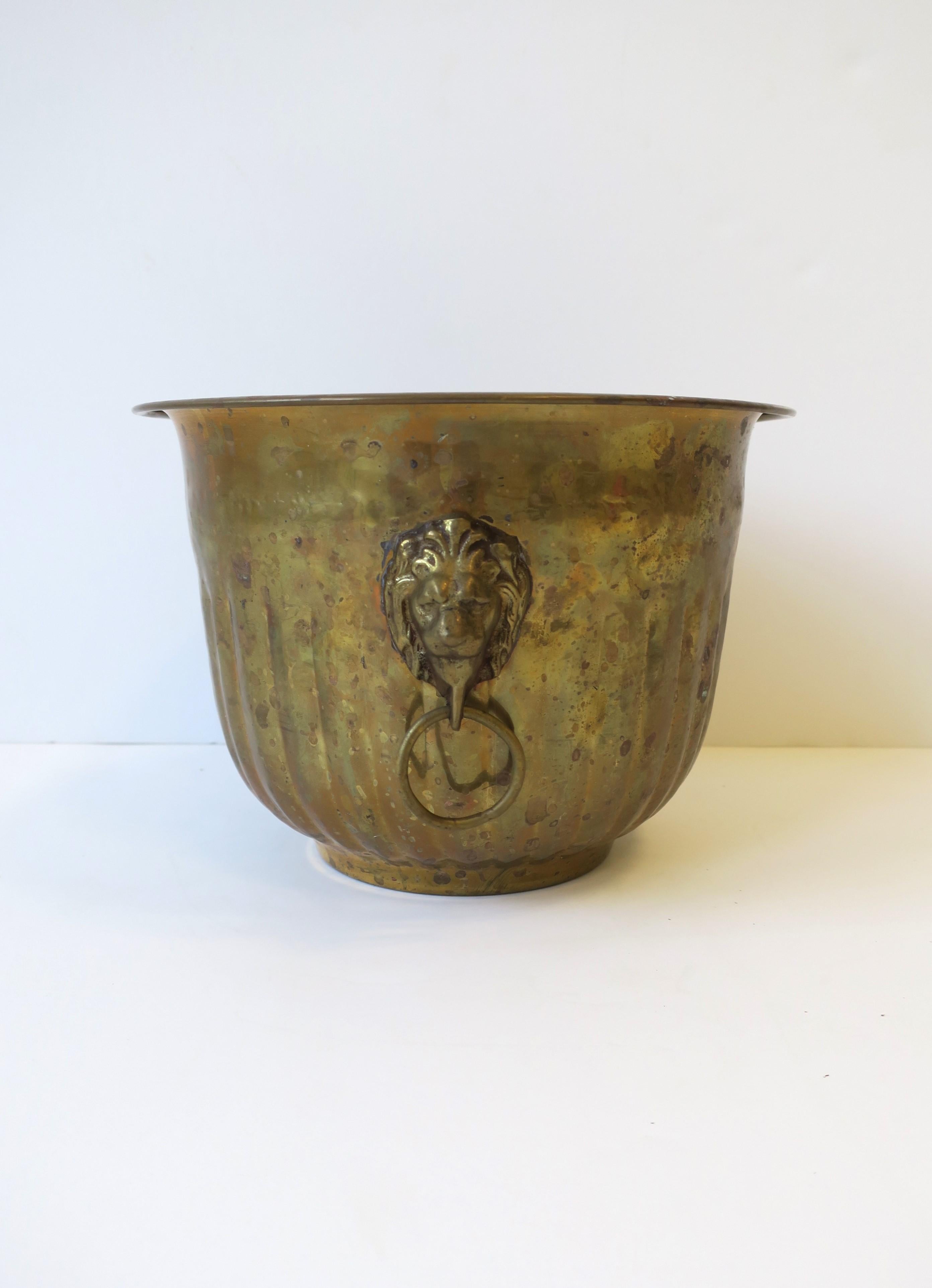 Brass Flower Plant Holder Cachepot Jardiniere w/Lion Head Design Regency Style In Good Condition In New York, NY