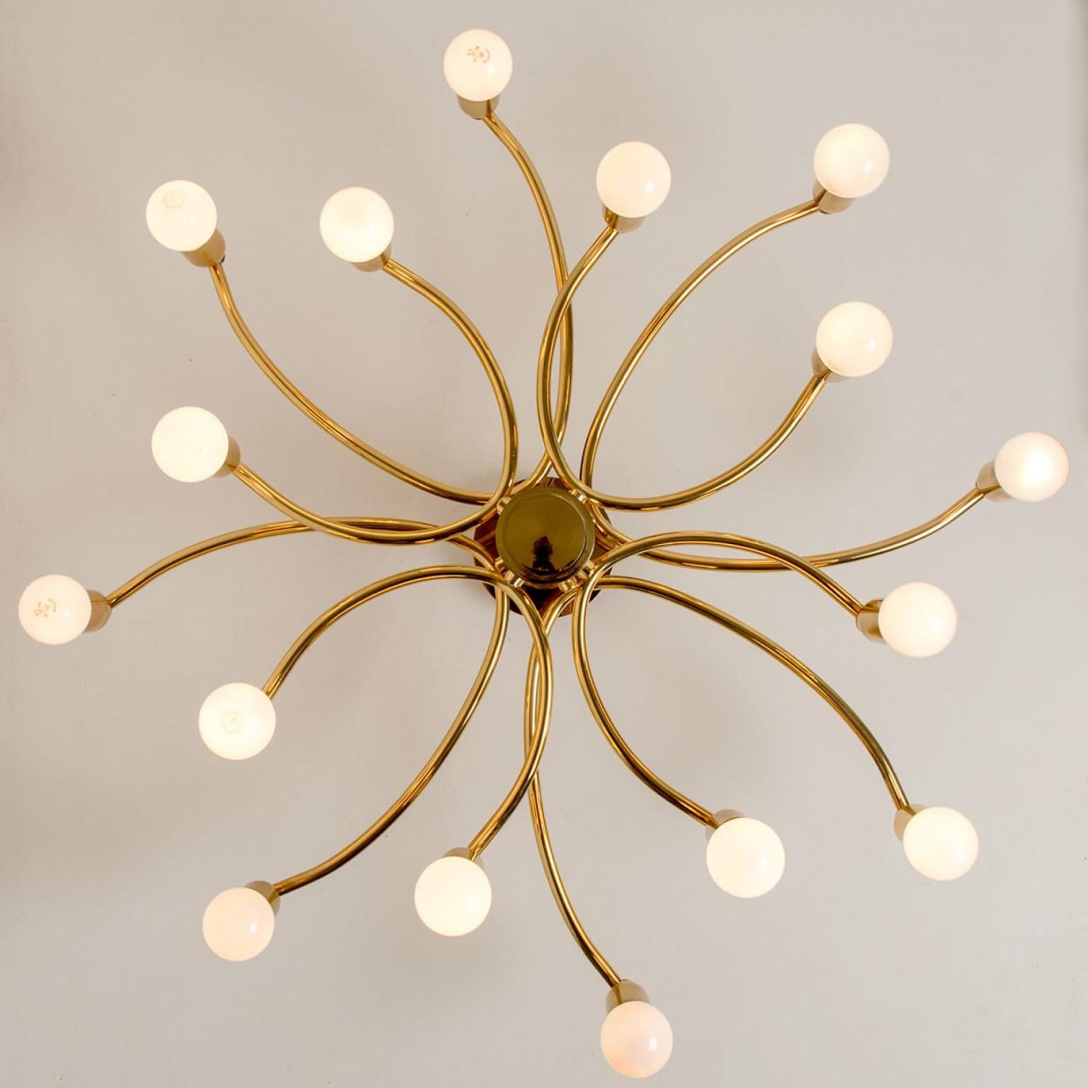 Brass Flush Mount 16 arms by Sciolari, 1960s For Sale 6