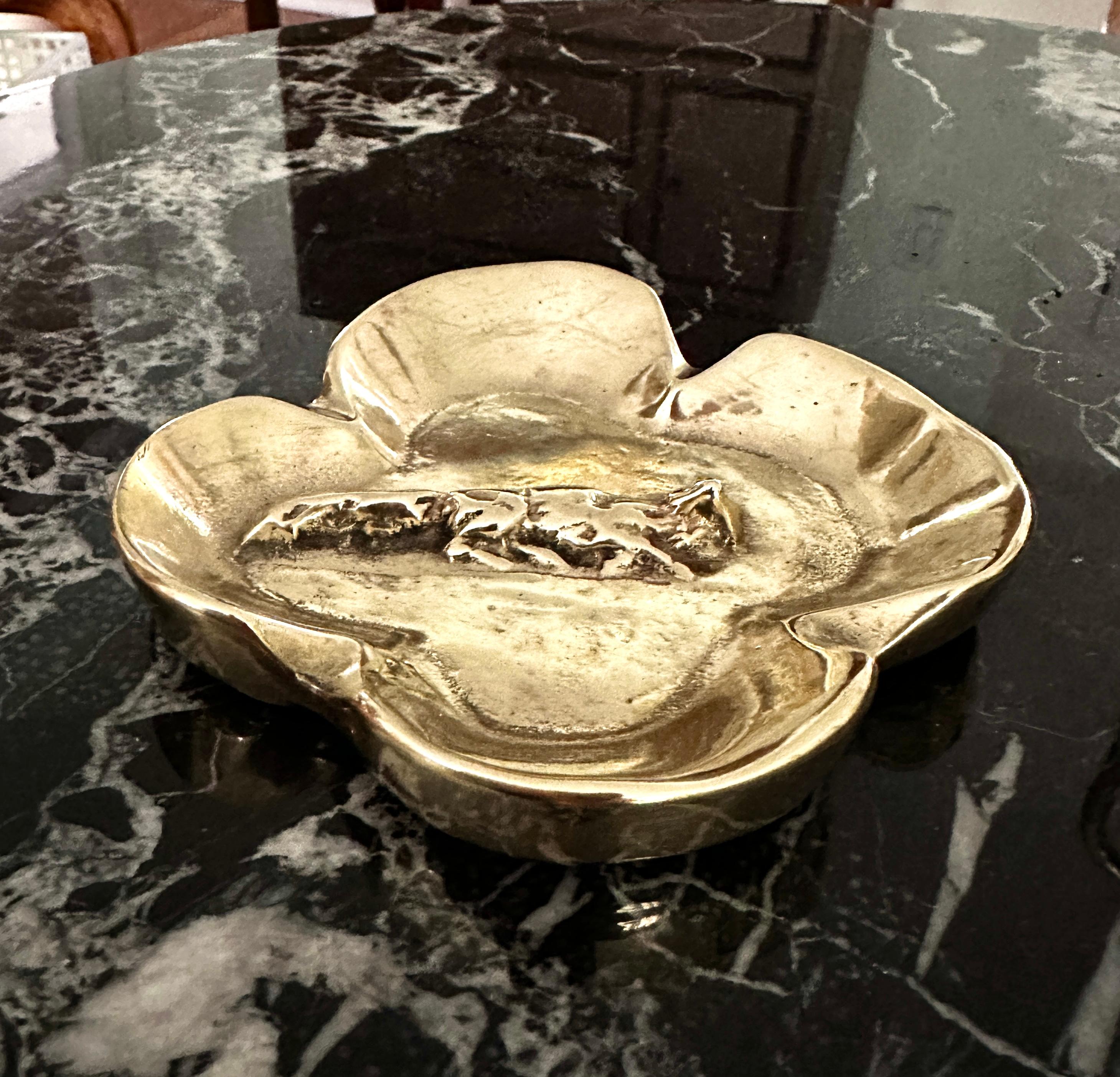 Colonial Revival Brass Four Leaf / Fox Bowl Designed By Oskar Hansen For Virginia Metalcrafters For Sale
