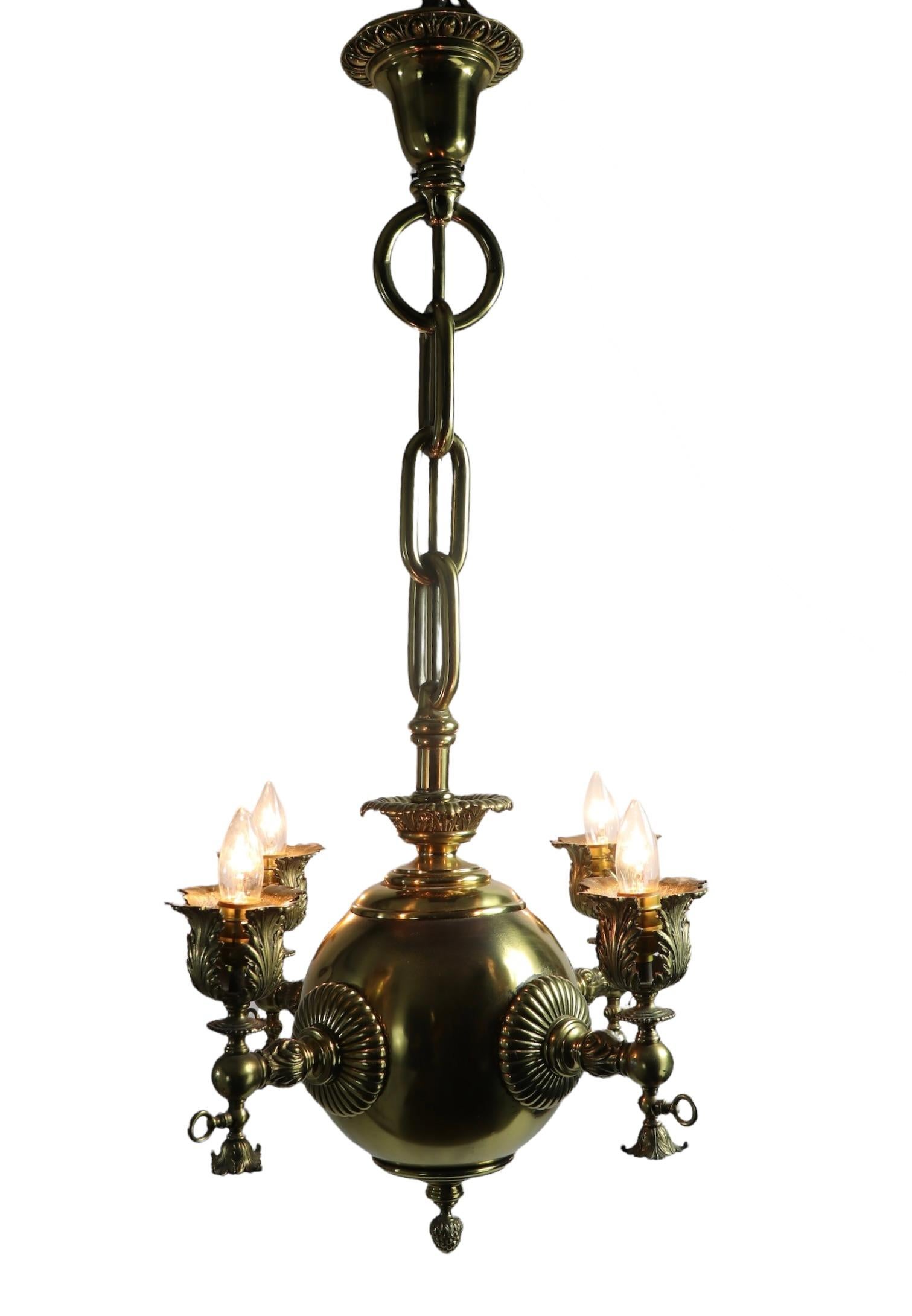 Vierflammige elektrifizierte Gas-Leuchte aus Messing, 19. Jahrhundert, hergestellt in USA (Viktorianisch) im Angebot