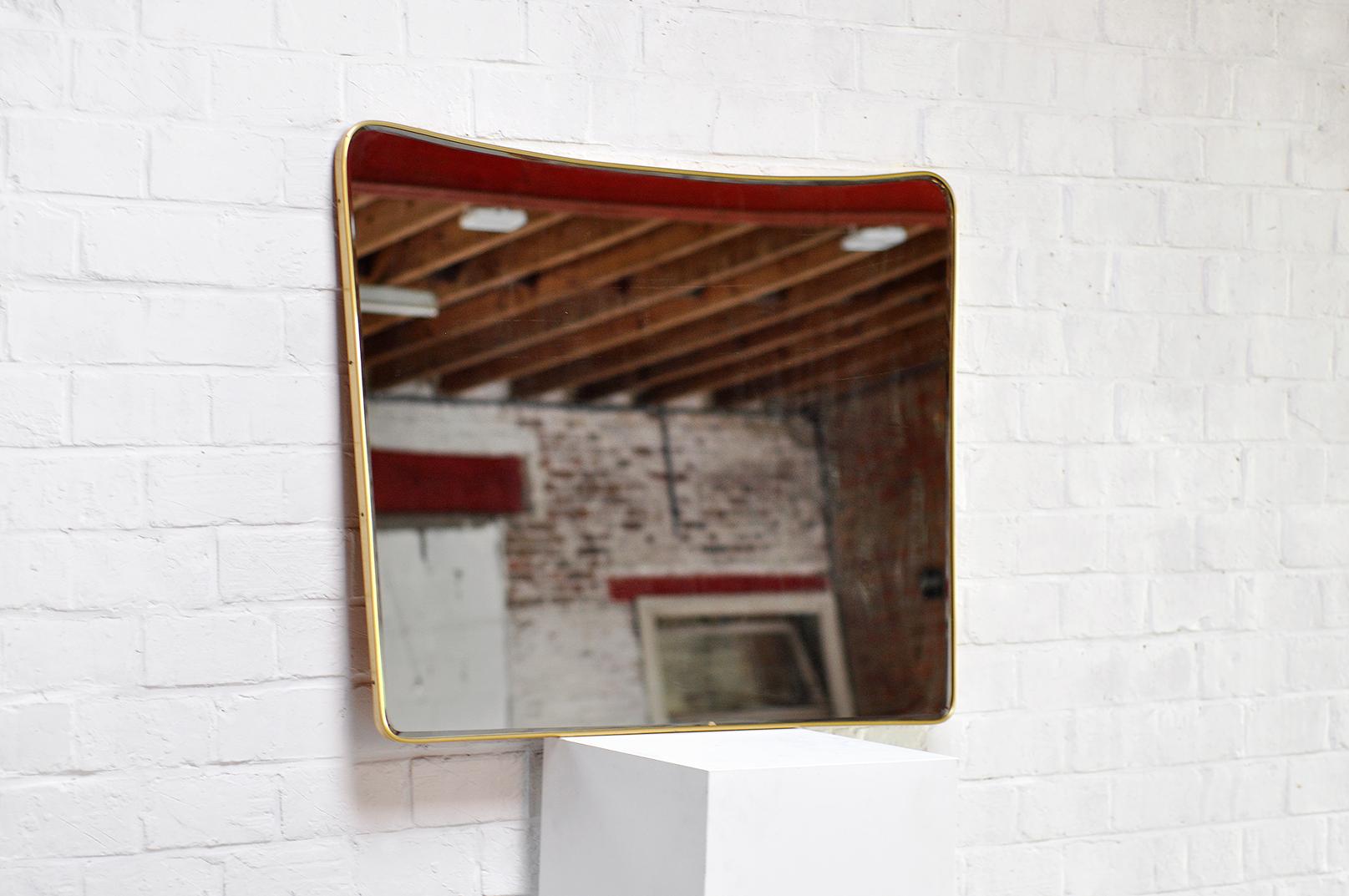 Brass Framed Mirror in the Style of Gio Ponti, Italy, 1960's In Good Condition For Sale In Zwijndrecht, Antwerp