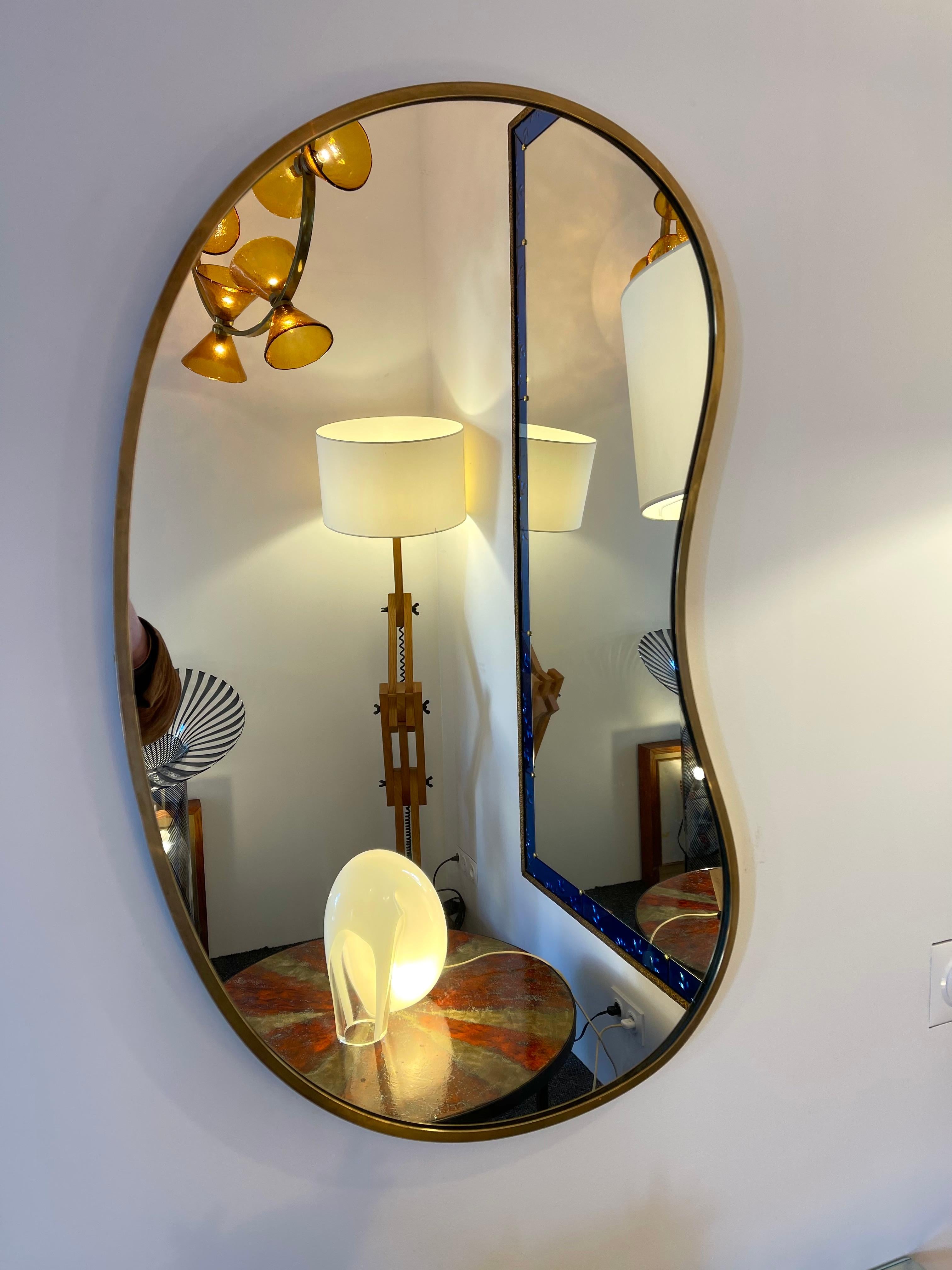 Brass free form bean haricot wall mirror. In the mood of Garouste and Bonetti, Hubert Le Gall, Franck Evenou, Gio Ponti, Fontana Arte.