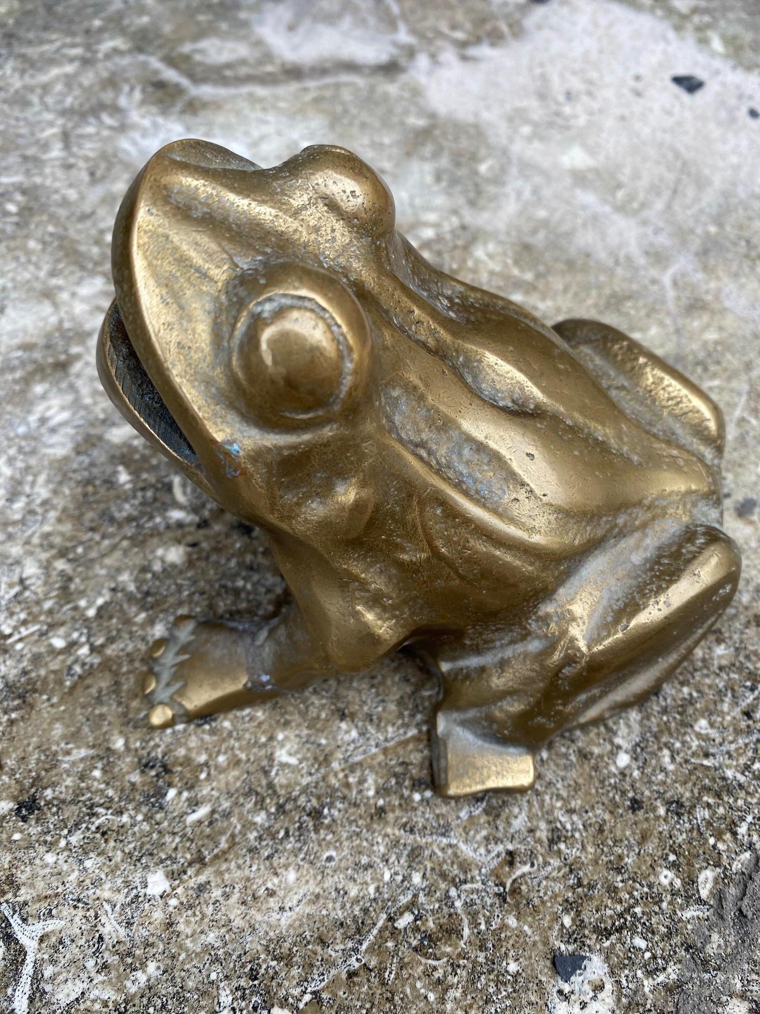 Brass Frog Spout In Distressed Condition In Dallas, TX