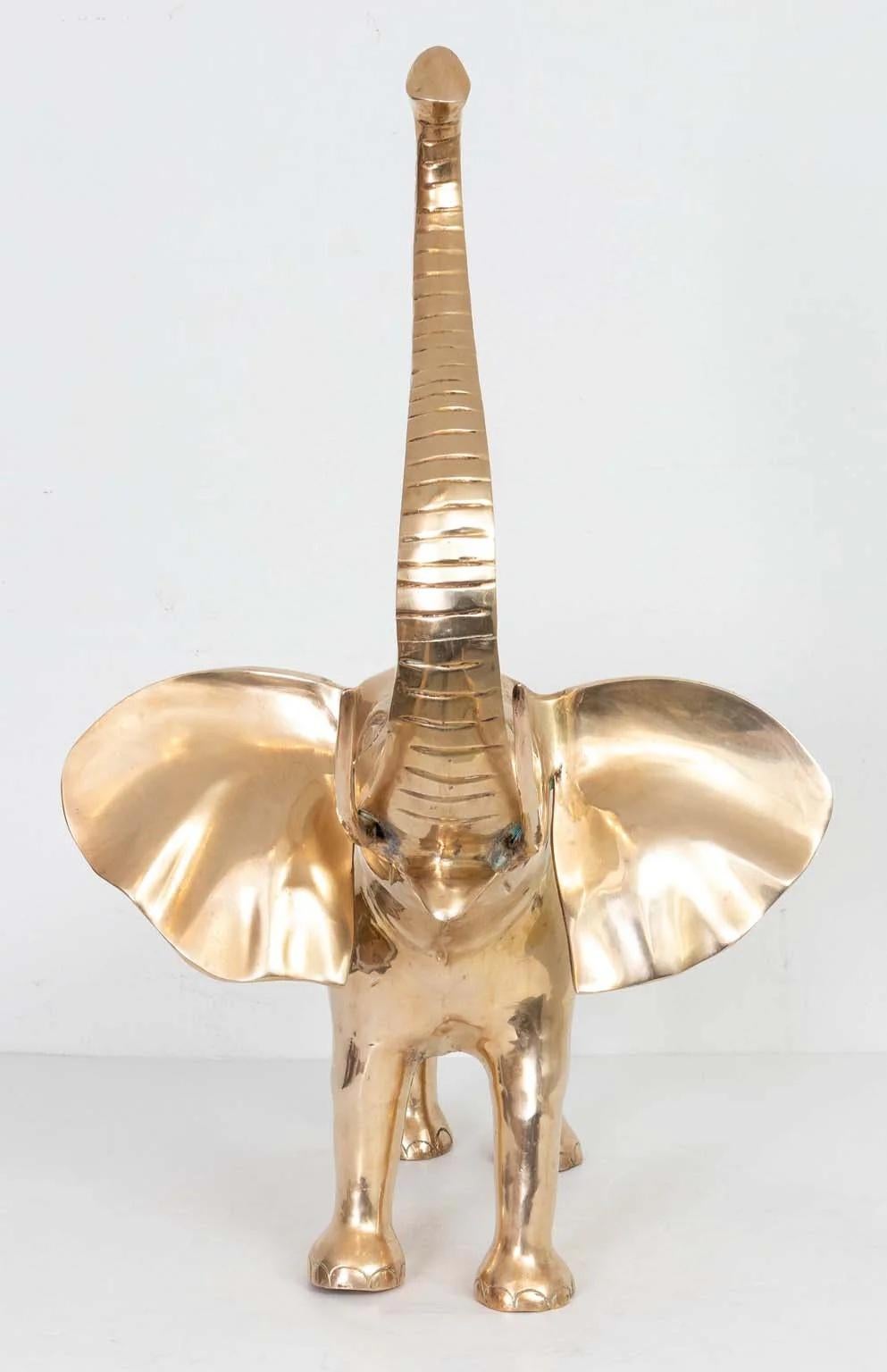 Sculpture d'éléphant en laiton Bon état - En vente à New York, NY