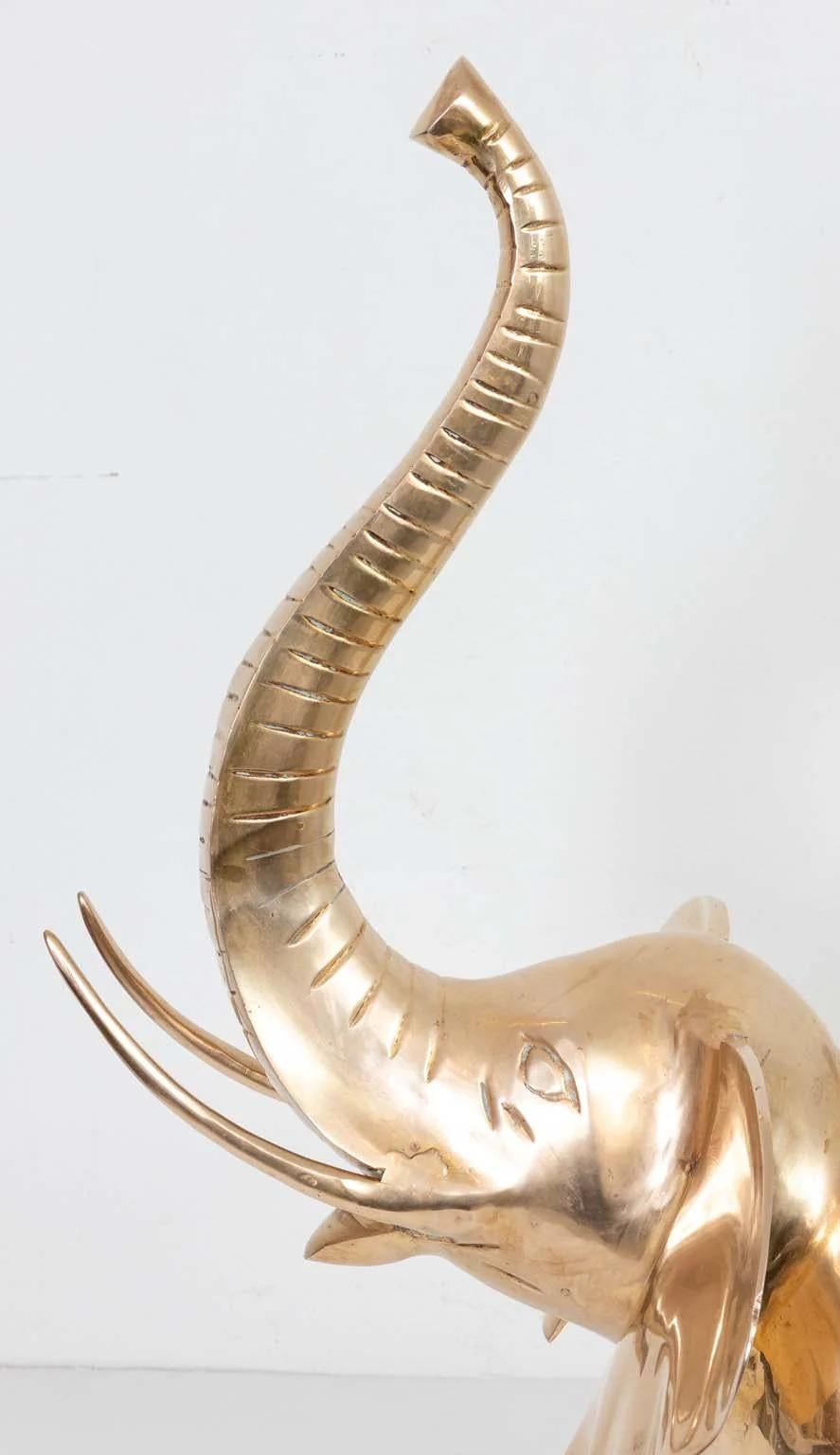 Sculpture d'éléphant en laiton en vente 1