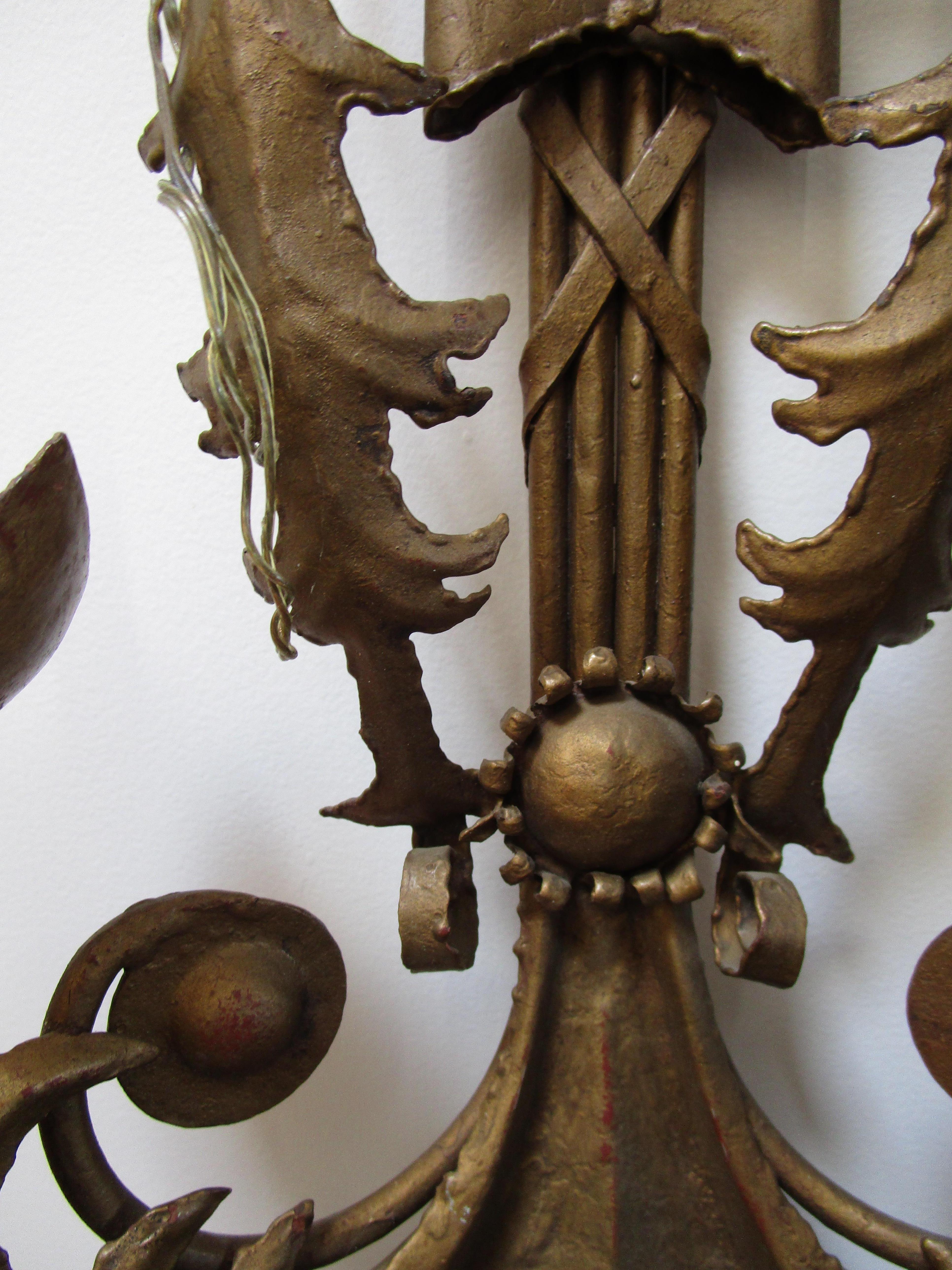 Art Déco Scontrino in ottone dorato a due candele in stile francese in vendita