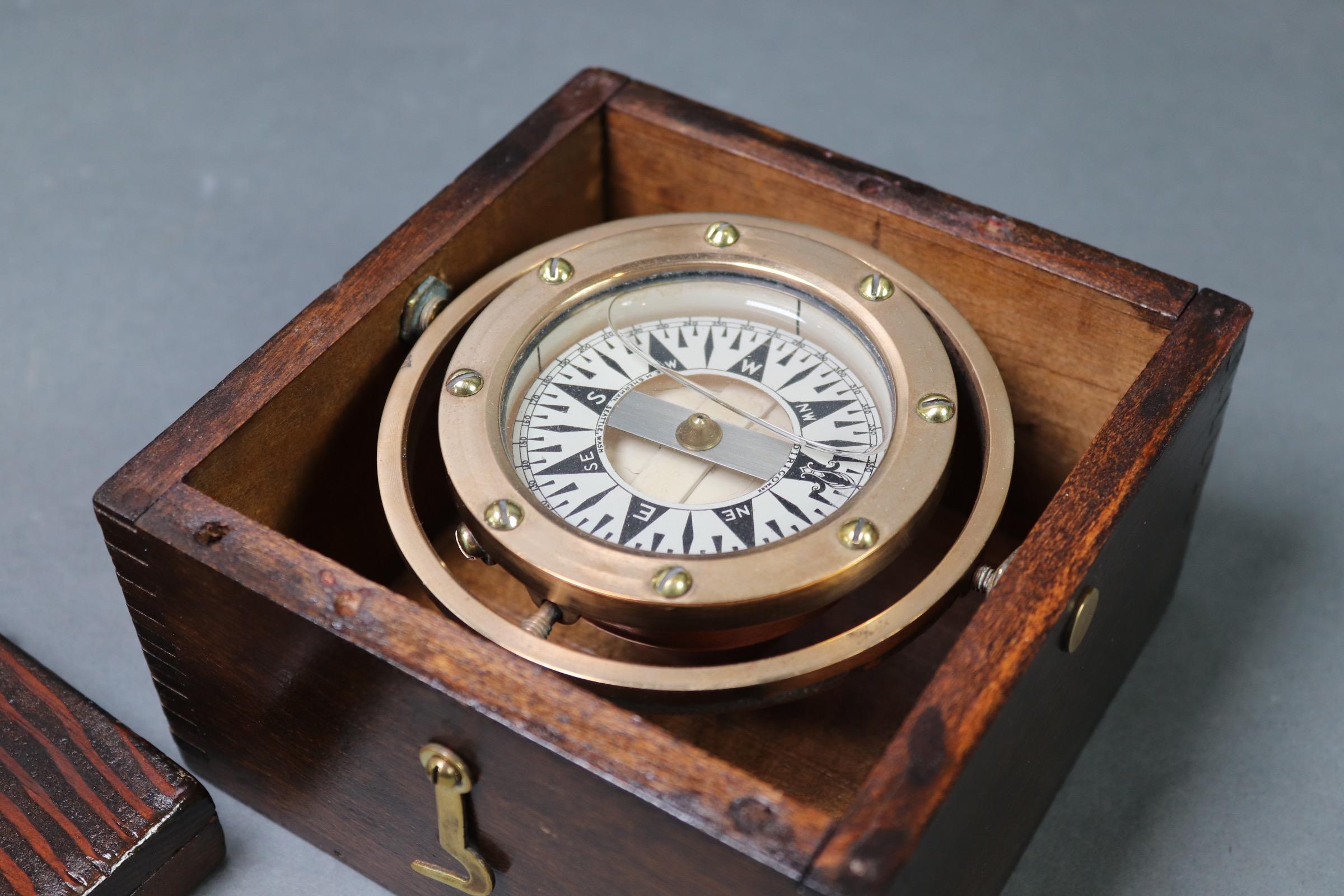 Brass Gimballed Boat Compass in Box In Good Condition In Norwell, MA