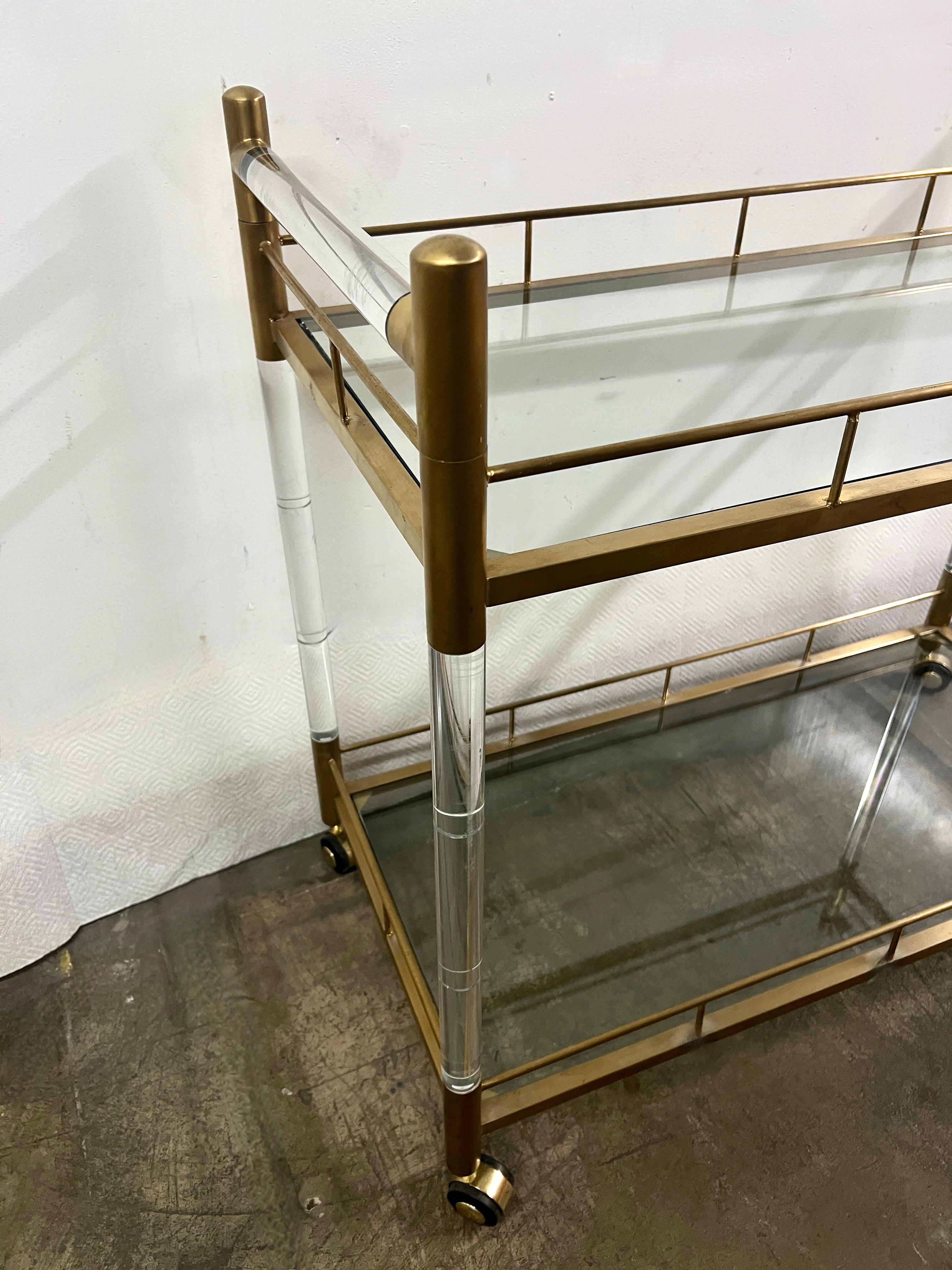 Zweistöckiger Barwagen aus Messing, Glas und Acryl 3