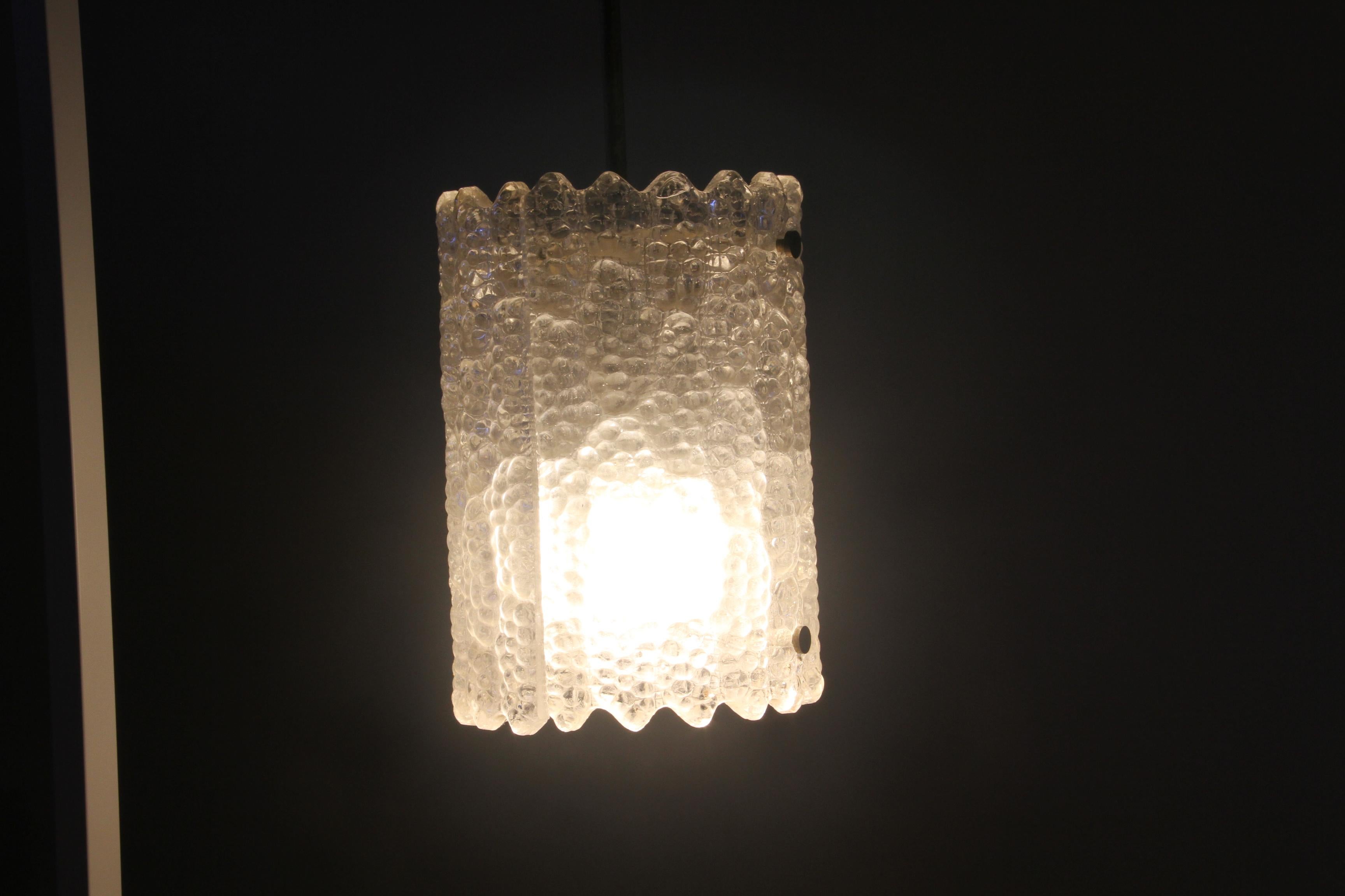 Lampada a sospensione da soffitto in ottone e vetro di Carl Fagerlund per Orrefors, anni '60 in vendita 3