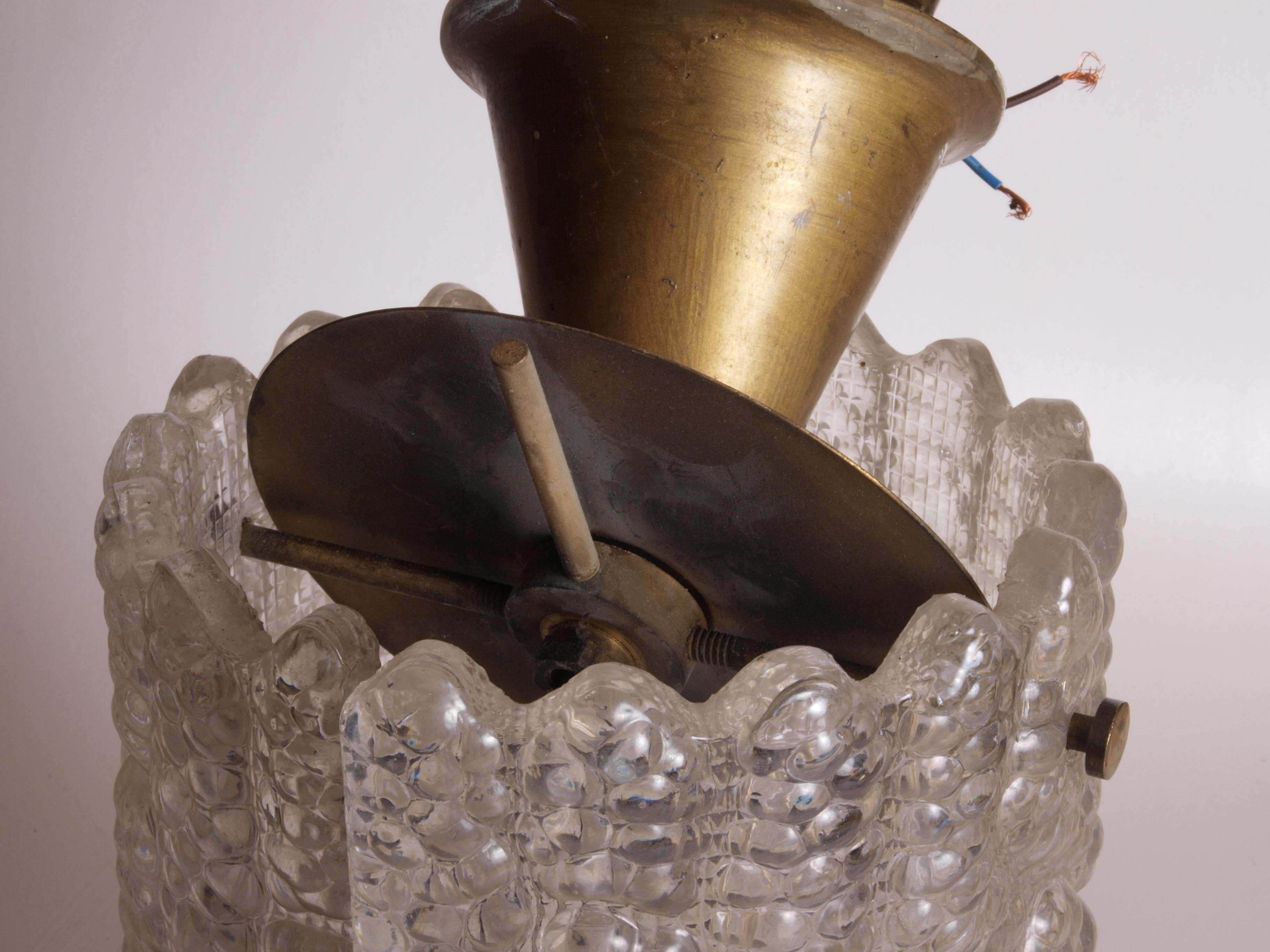Metà XX secolo Lampada a sospensione da soffitto in ottone e vetro di Carl Fagerlund per Orrefors, anni '60 in vendita