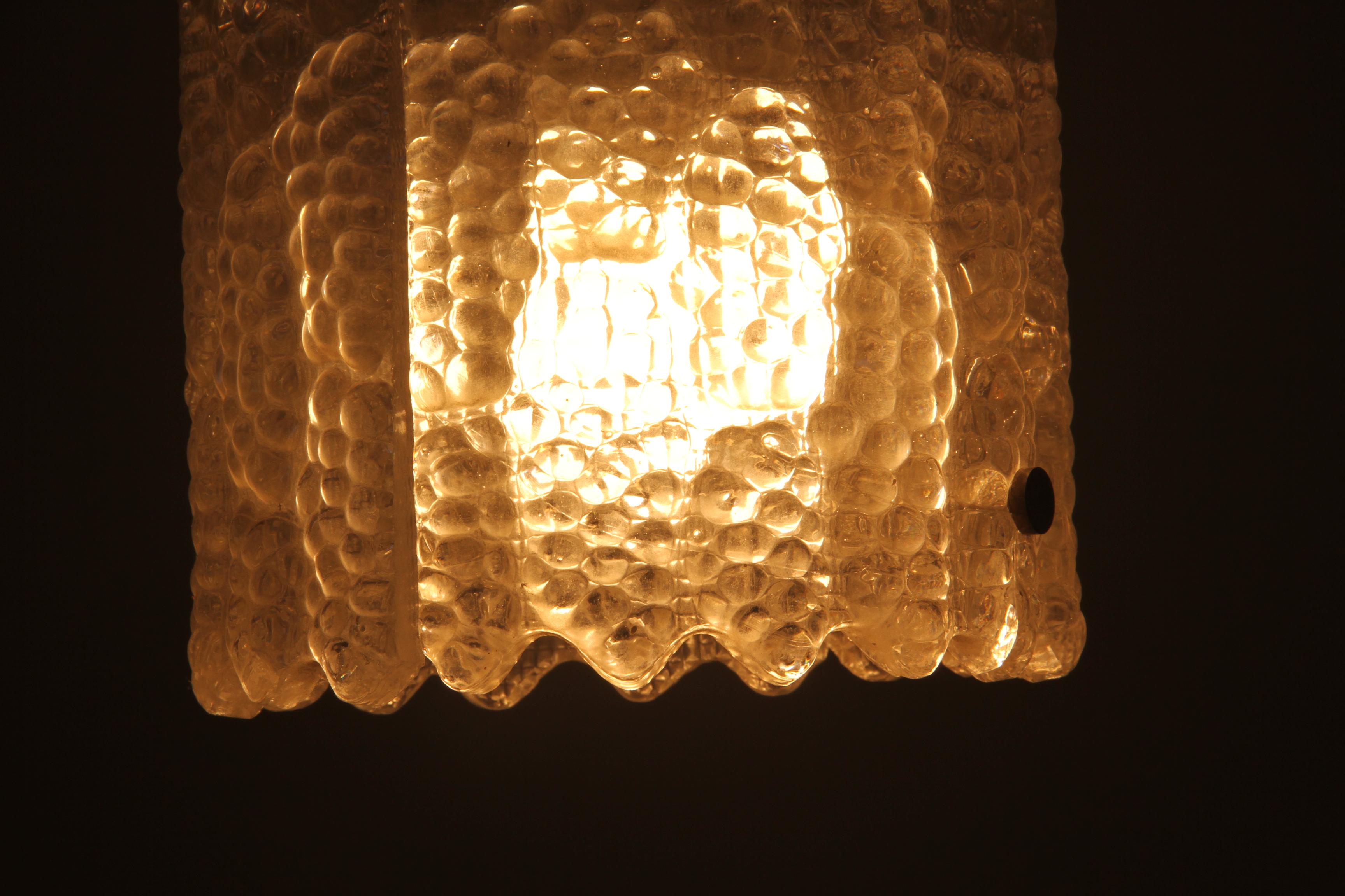Lampada a sospensione da soffitto in ottone e vetro di Carl Fagerlund per Orrefors, anni '60 in vendita 1