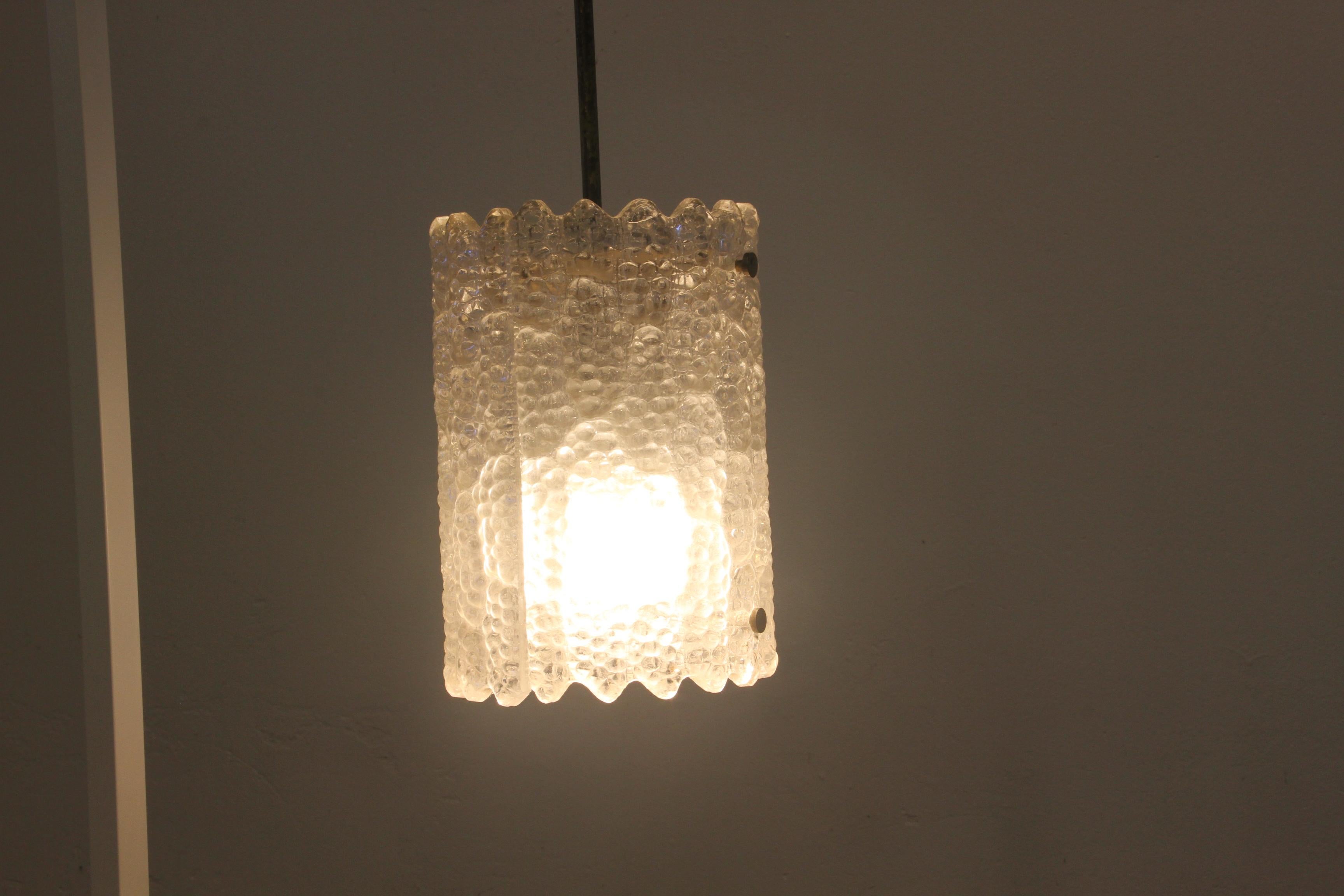 Lampada a sospensione da soffitto in ottone e vetro di Carl Fagerlund per Orrefors, anni '60 in vendita 2