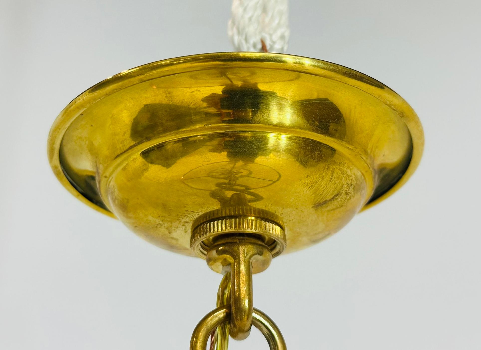Lampadario in ottone e vetro di Vaughan Lighting in vendita 2