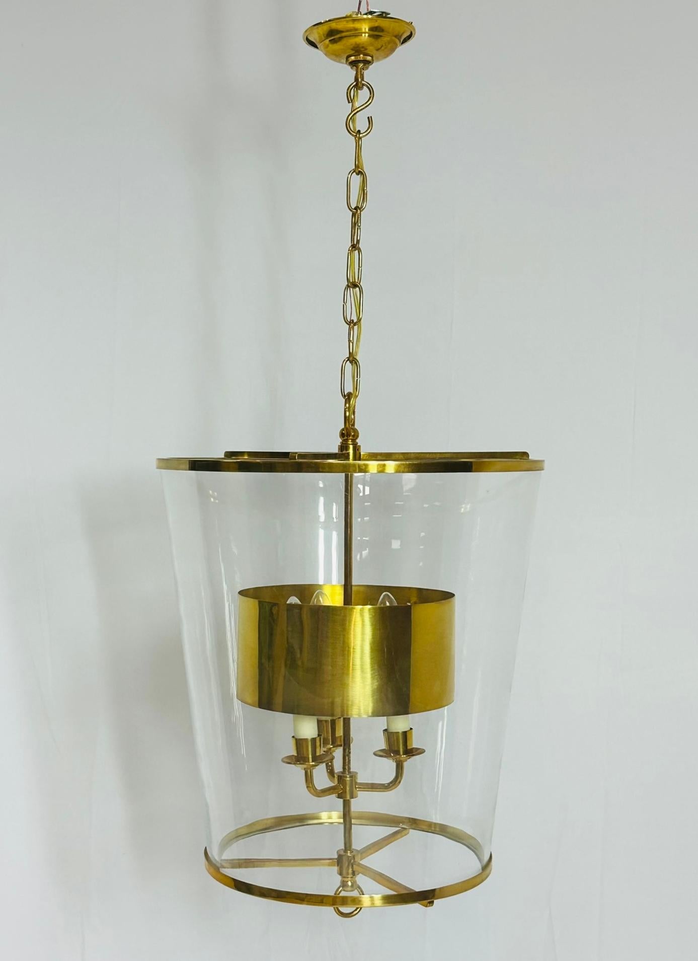 Britannico Lampadario in ottone e vetro di Vaughan Lighting in vendita