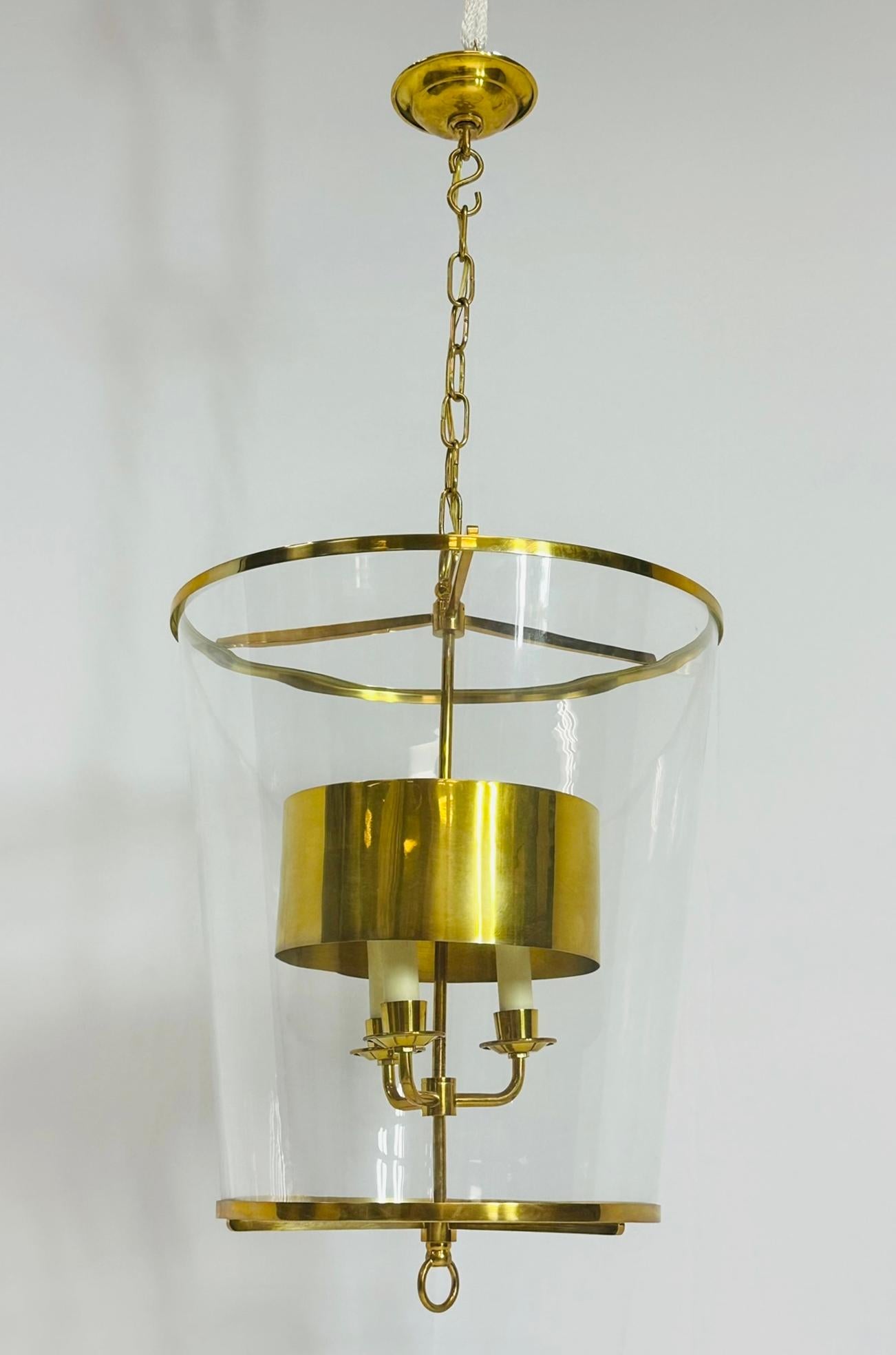 Fatto a mano Lampadario in ottone e vetro di Vaughan Lighting in vendita