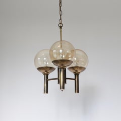 Lampadario in ottone e vetro disegnato da Svend Mejlstrøm, anni '60, Danimarca