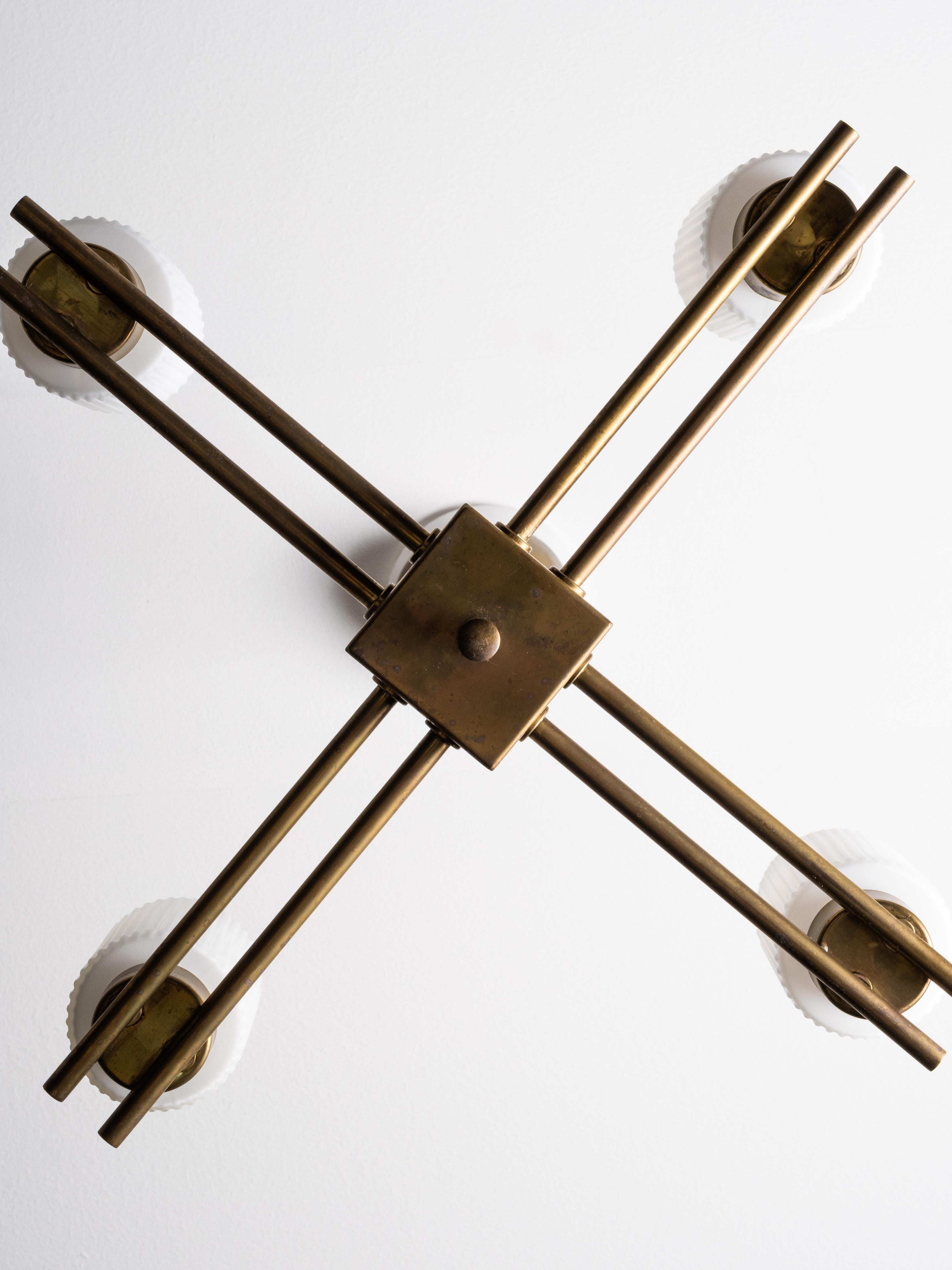 Araña de latón y cristal Model ER 174 de Itsu, Finlandia, años 50 en venta 5