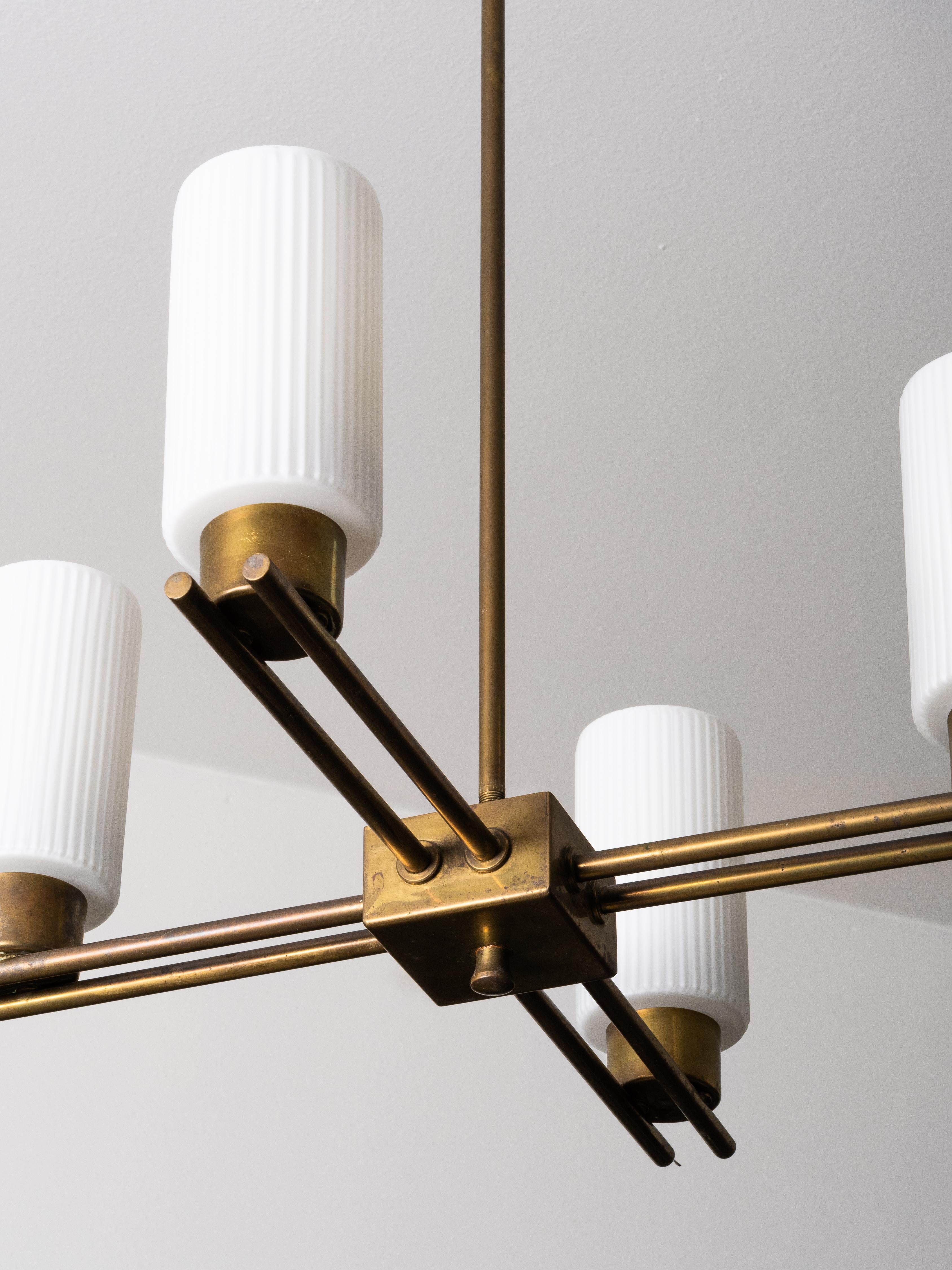 Araña de latón y cristal Model ER 174 de Itsu, Finlandia, años 50 en venta 1