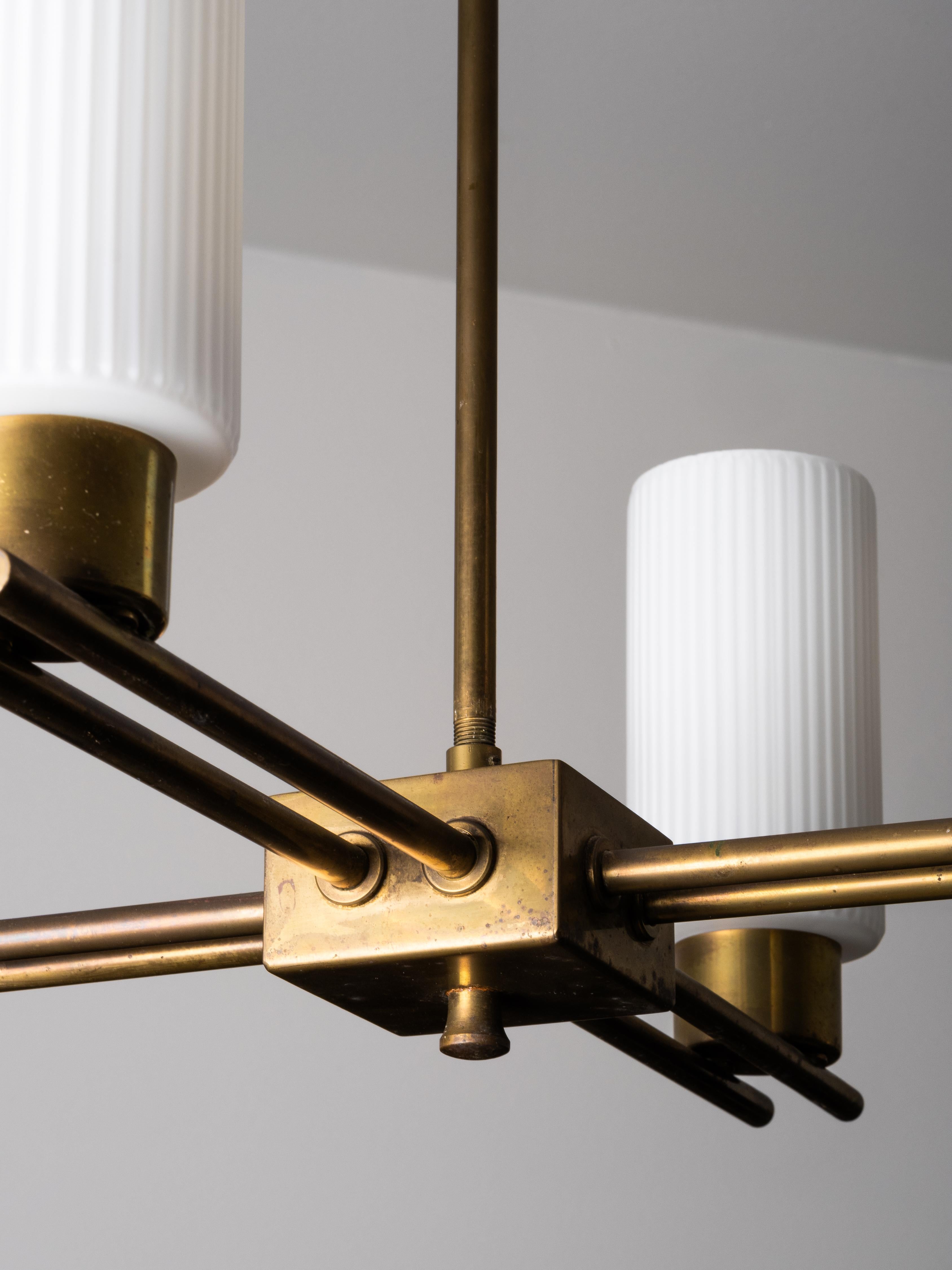 Araña de latón y cristal Model ER 174 de Itsu, Finlandia, años 50 en venta 2