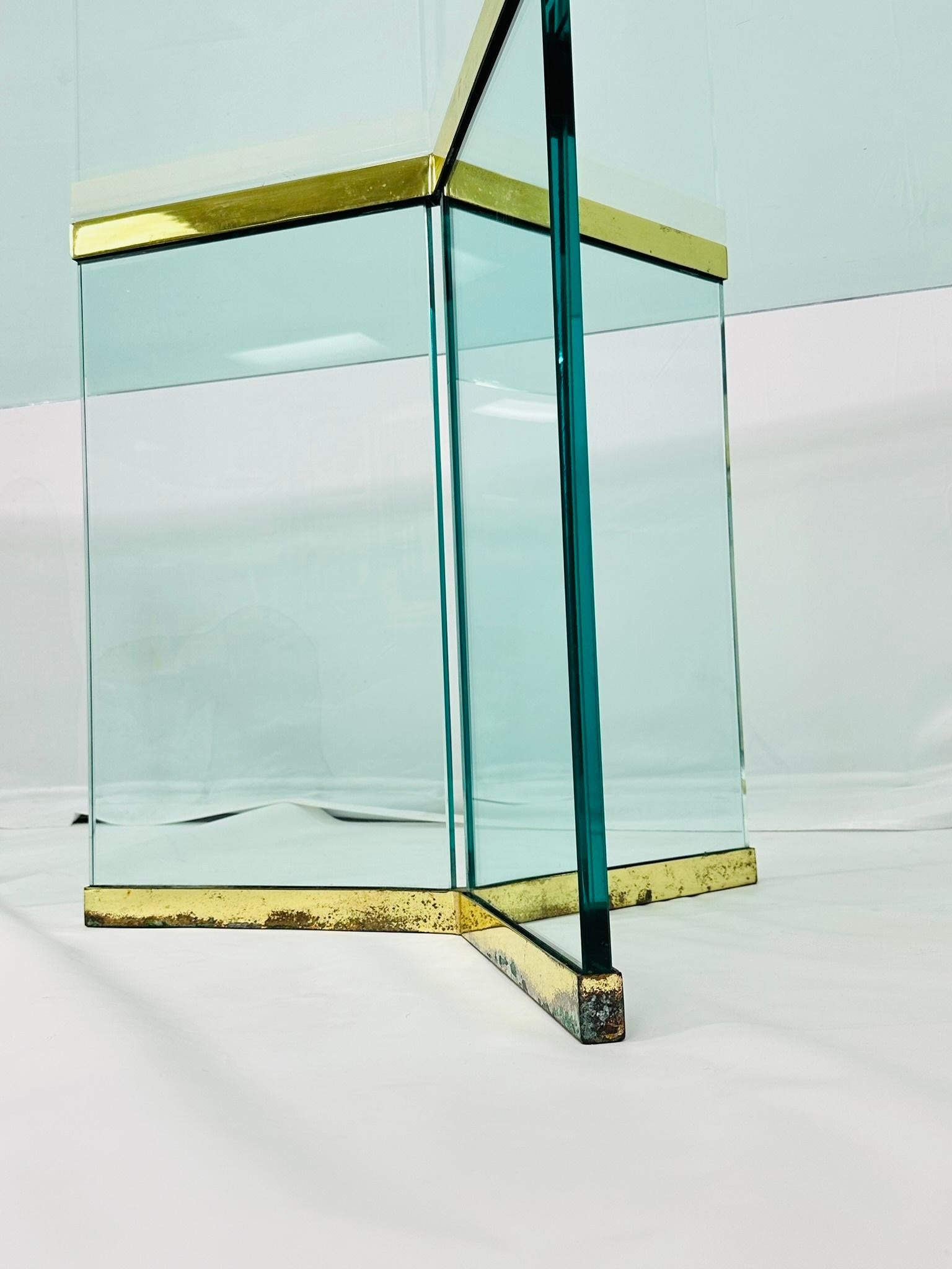 Laiton Table de salle à manger en laiton et verre de Leon Rosen pour Pace Collection en vente