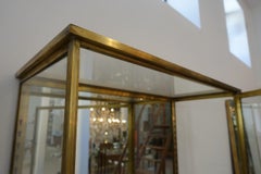Vitrine aus Messing und Glas 1940er Jahre:: Frankreich