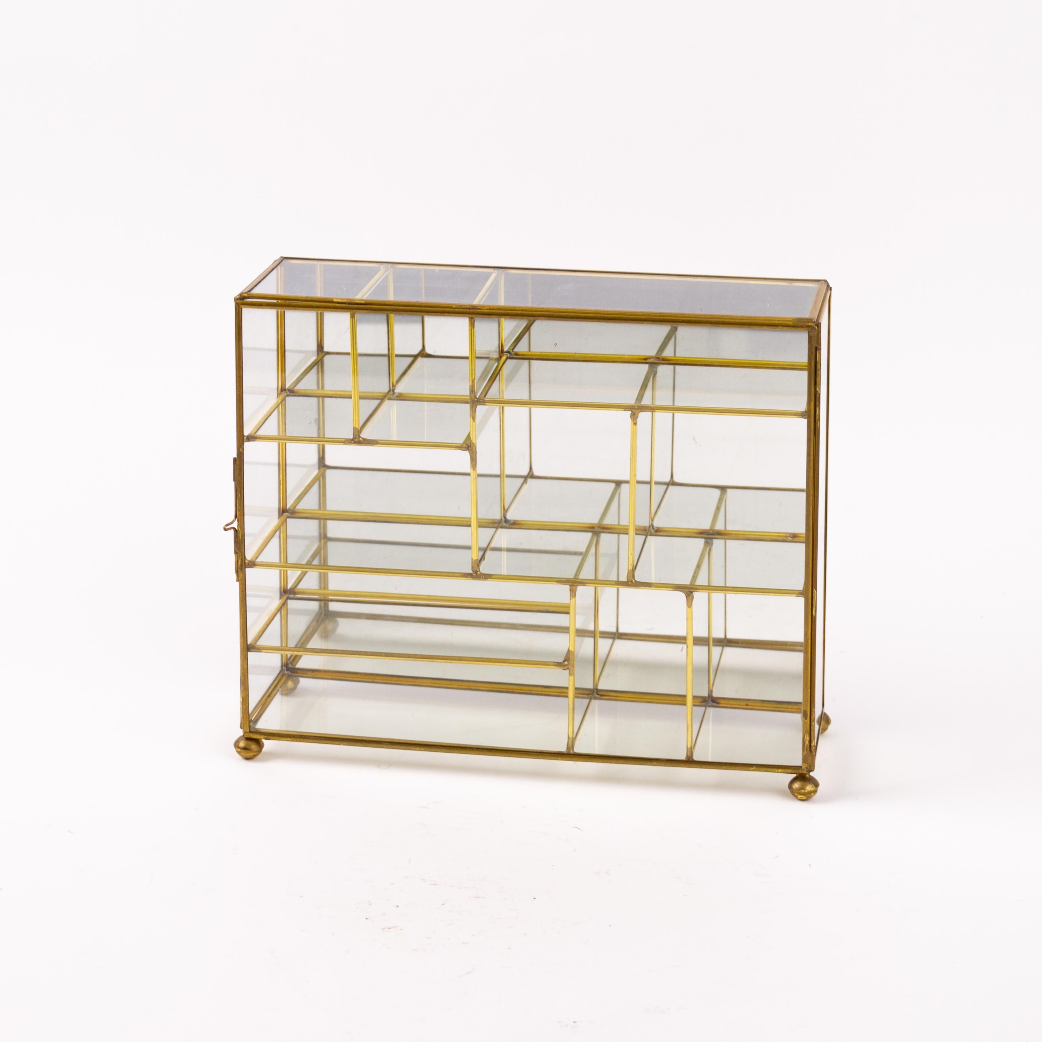 vitrine pour bibelots