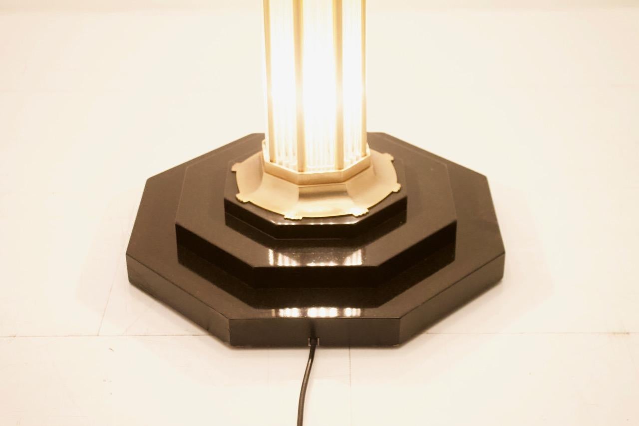 Stehlampe aus Messing und Glas mit Halogen, Torchiere, Frankreich, 1980er Jahre im Zustand „Gut“ im Angebot in Frankfurt / Dreieich, DE