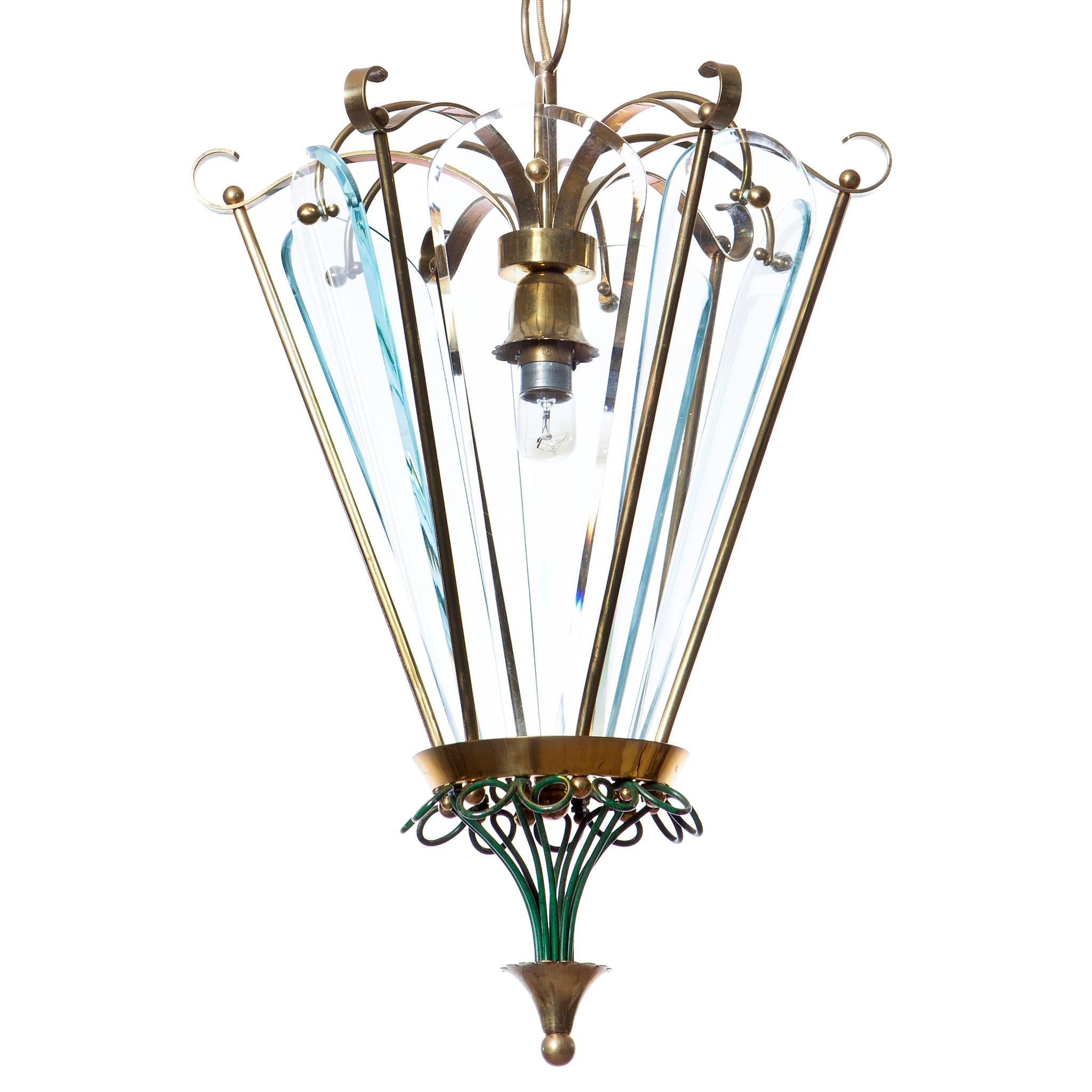 Beautiful classic lantern with 6-faceted glasses, nicely decorated with brass and green colored polychrome wiring. 1x bajonet fitting, circa 1940s.