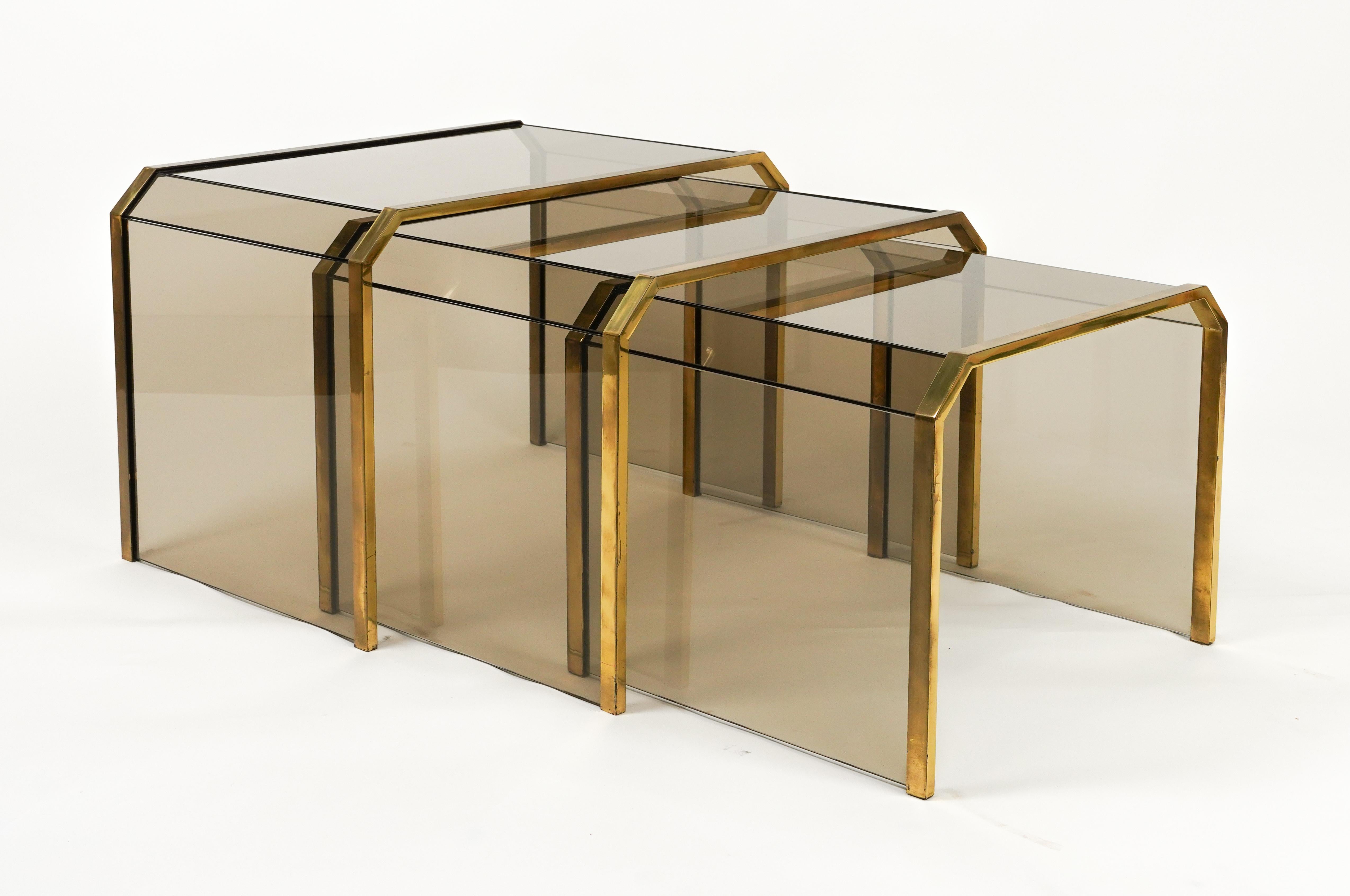 Mid-Century Modern Brass & Glass Set of Three Nesting Tables Gallotti & Radice Style, Italy 1970s For Sale