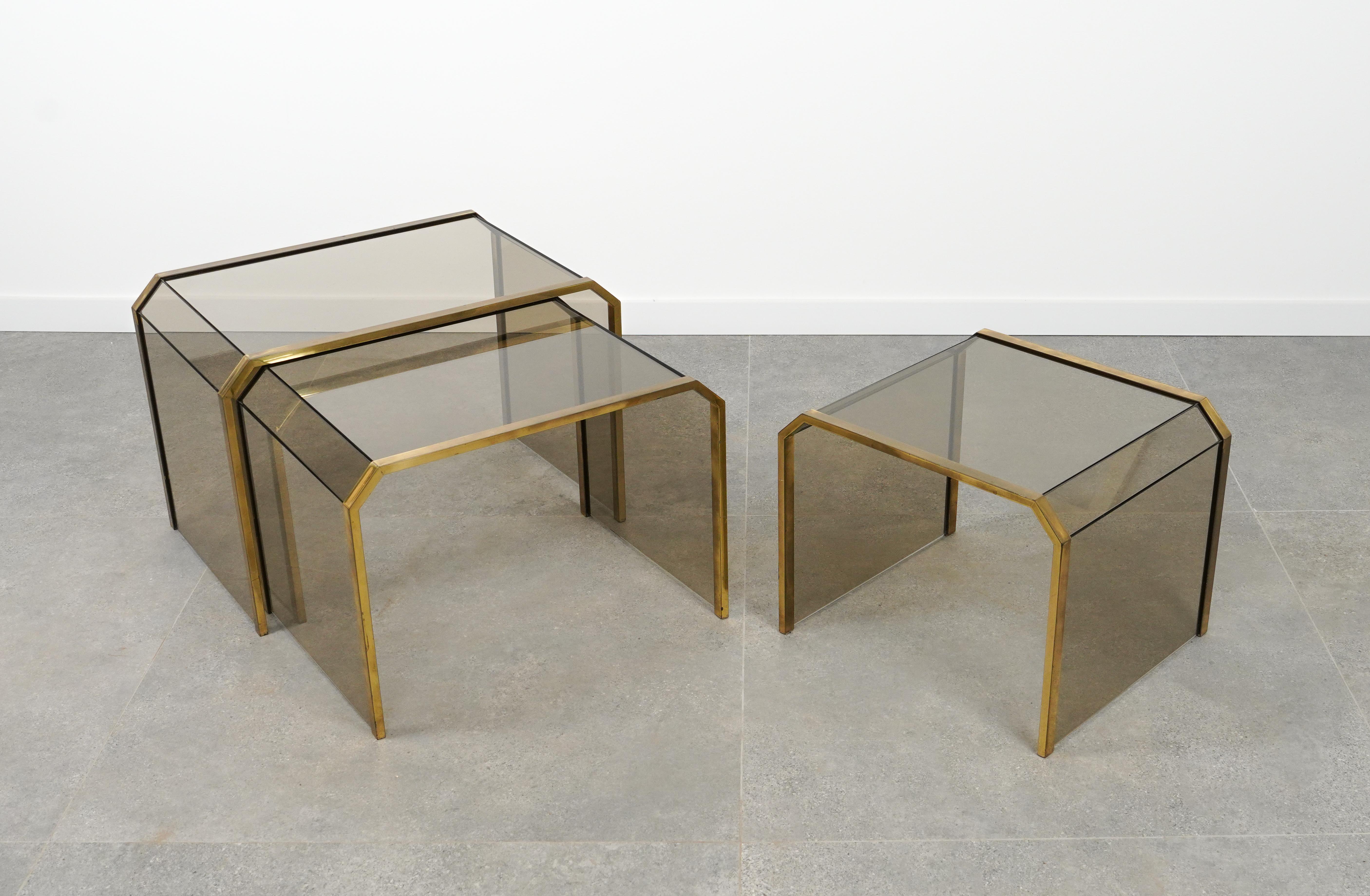 Set aus drei verschachtelten Tischen aus Messing und Glas im Gallotti & Radice-Stil, Italien 1970er Jahre im Angebot 1
