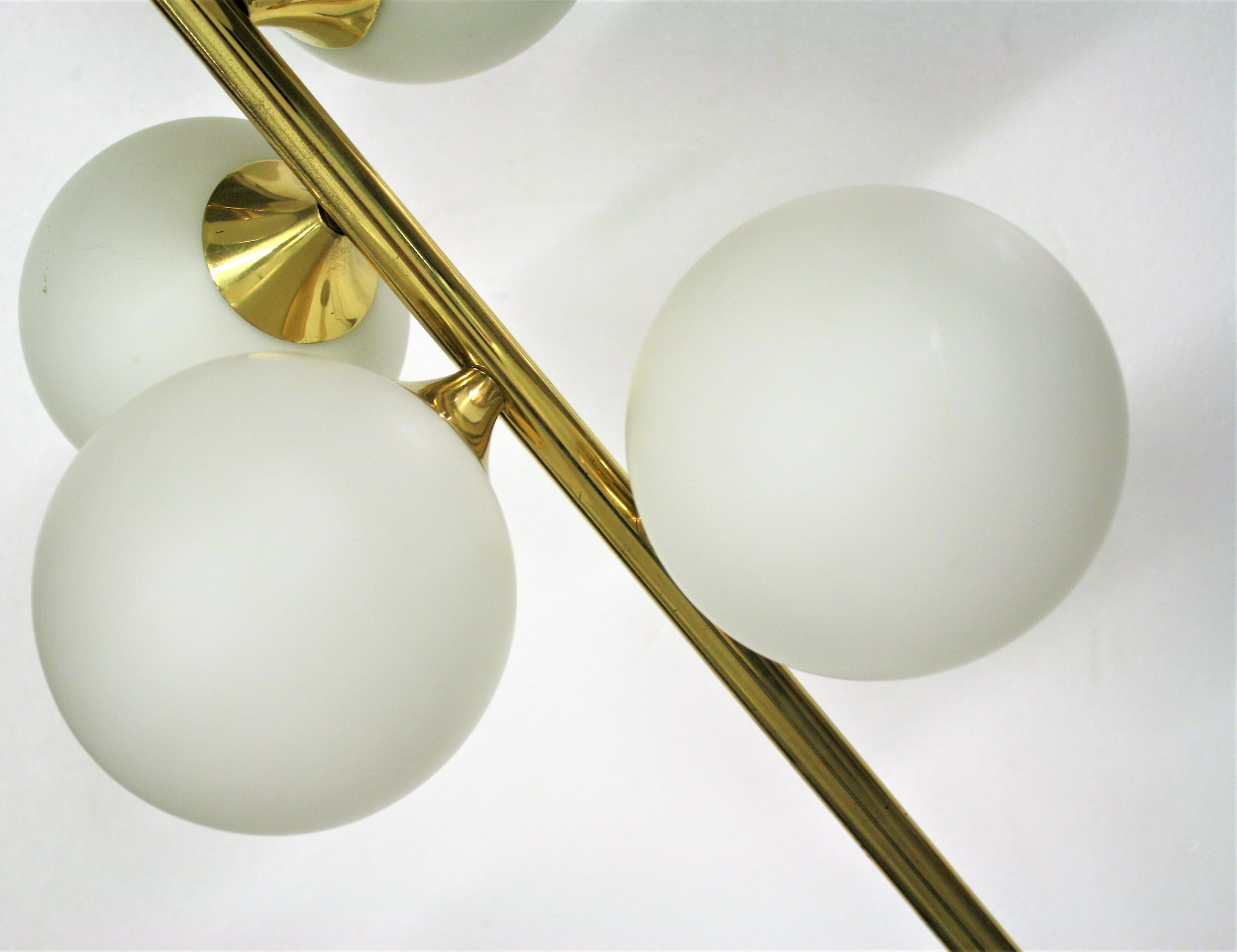 Mid-20th Century Brass Globe Floor Lamp, Italy, 1960s