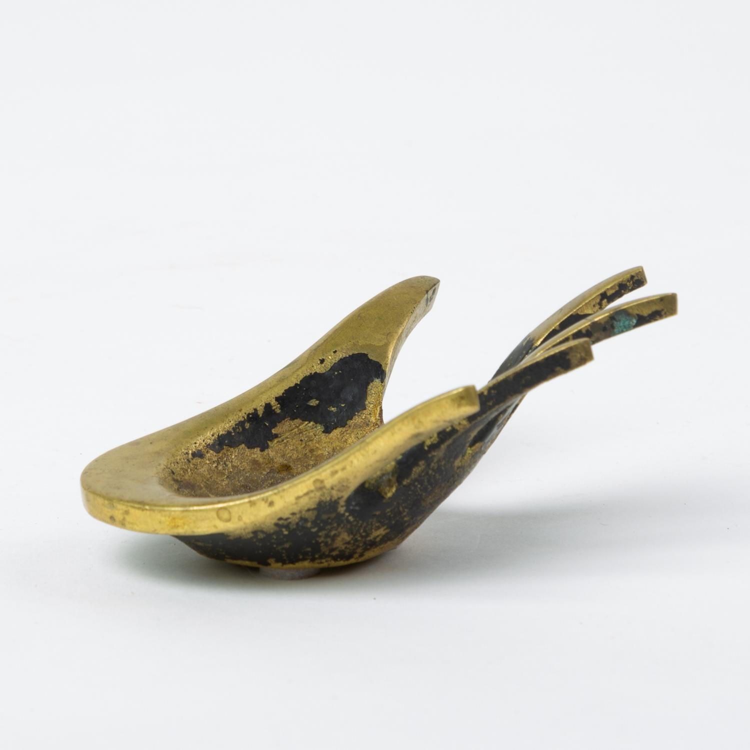 hand shaped bowl